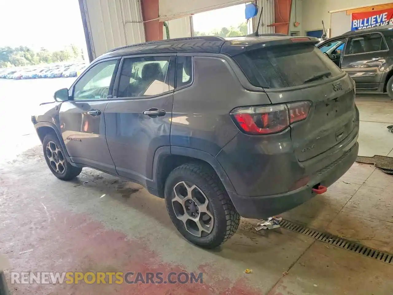 2 Photograph of a damaged car 3C4NJDDB5NT151772 JEEP COMPASS 2022