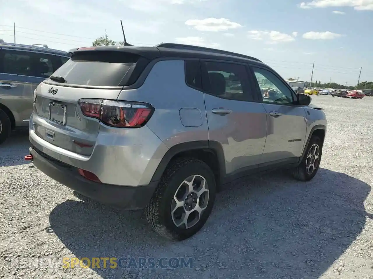 3 Photograph of a damaged car 3C4NJDDB8NT101366 JEEP COMPASS 2022