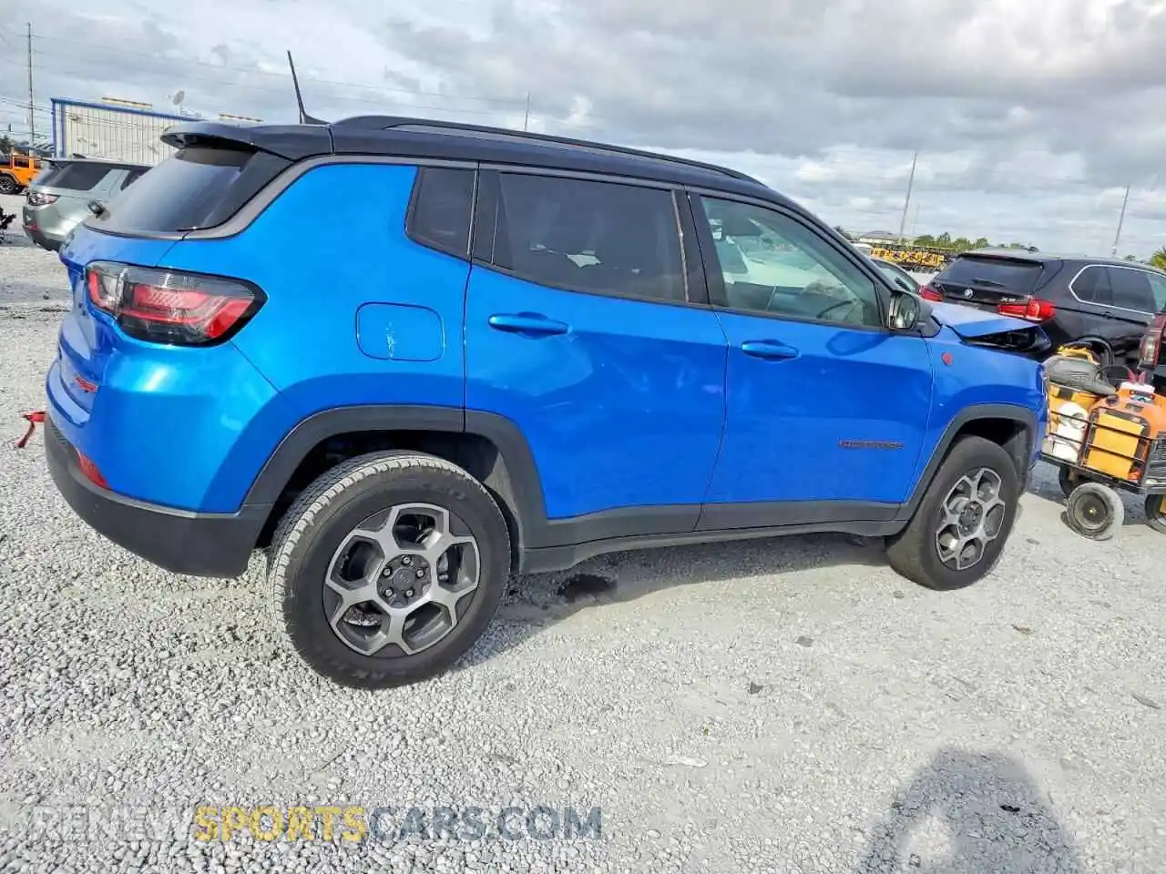3 Photograph of a damaged car 3C4NJDDB9NT106950 JEEP COMPASS 2022
