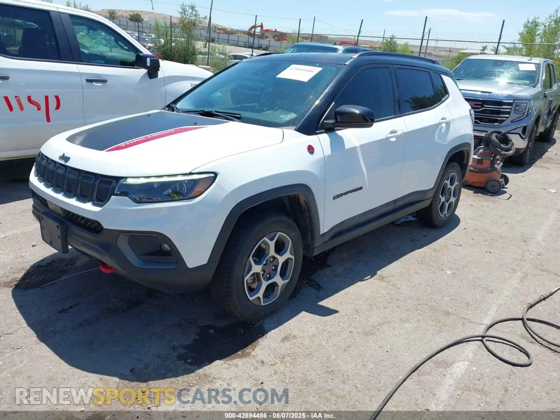 2 Фотография поврежденного автомобиля 3C4NJDDB9NT194477 JEEP COMPASS 2022