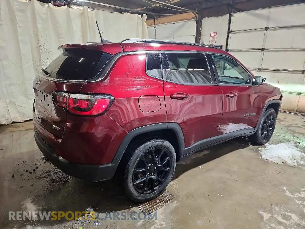 3 Photograph of a damaged car 3C4NJDFB0NT135038 JEEP COMPASS 2022