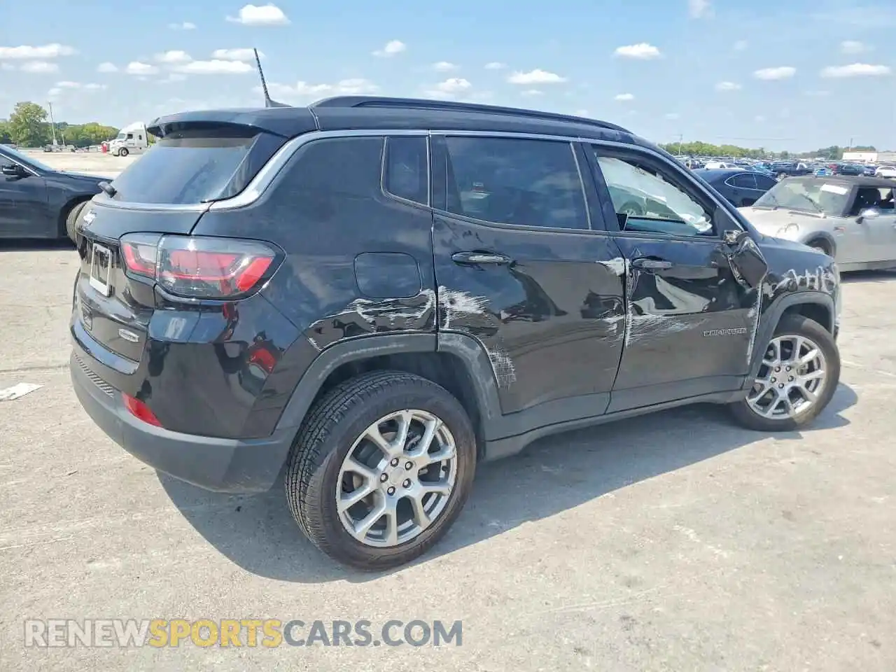 3 Photograph of a damaged car 3C4NJDFB0NT183123 JEEP COMPASS 2022