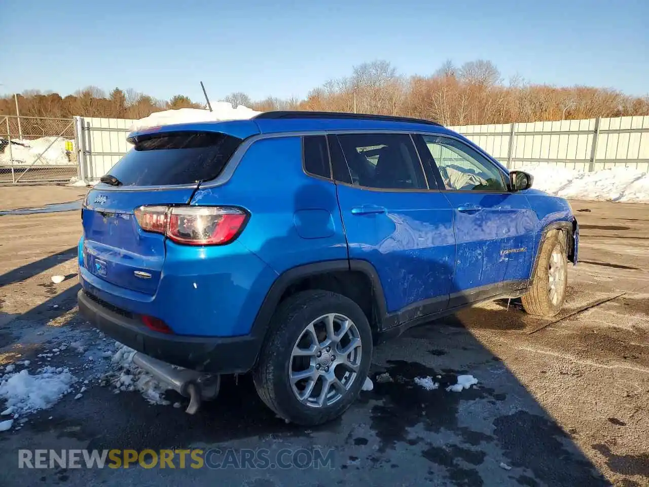 3 Photograph of a damaged car 3C4NJDFB0NT218713 JEEP COMPASS 2022
