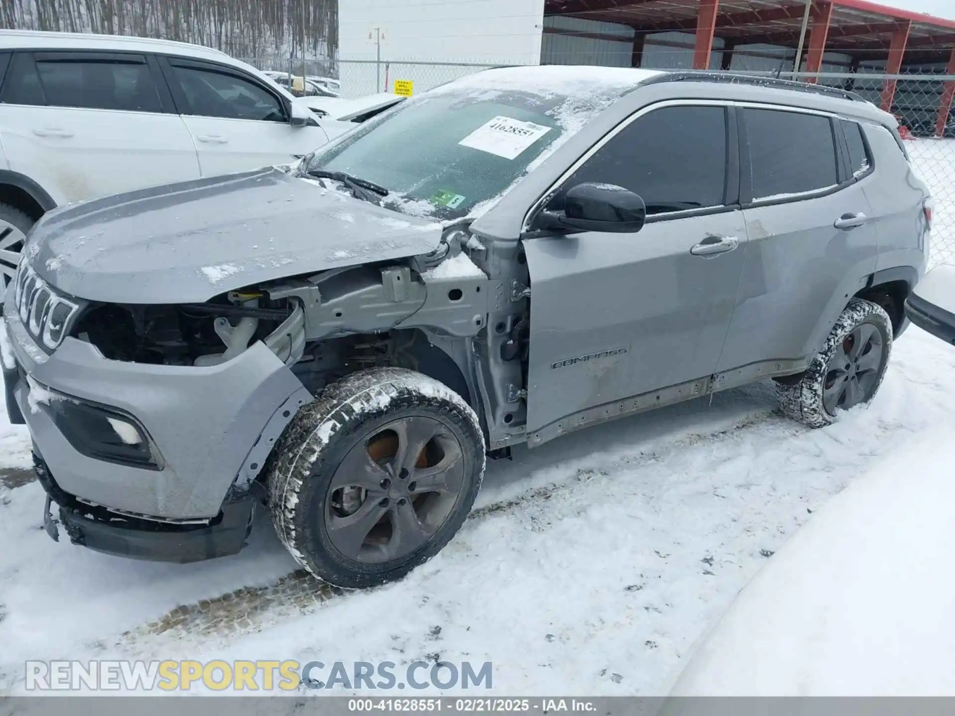 2 Photograph of a damaged car 3C4NJDFB1NT133041 JEEP COMPASS 2022