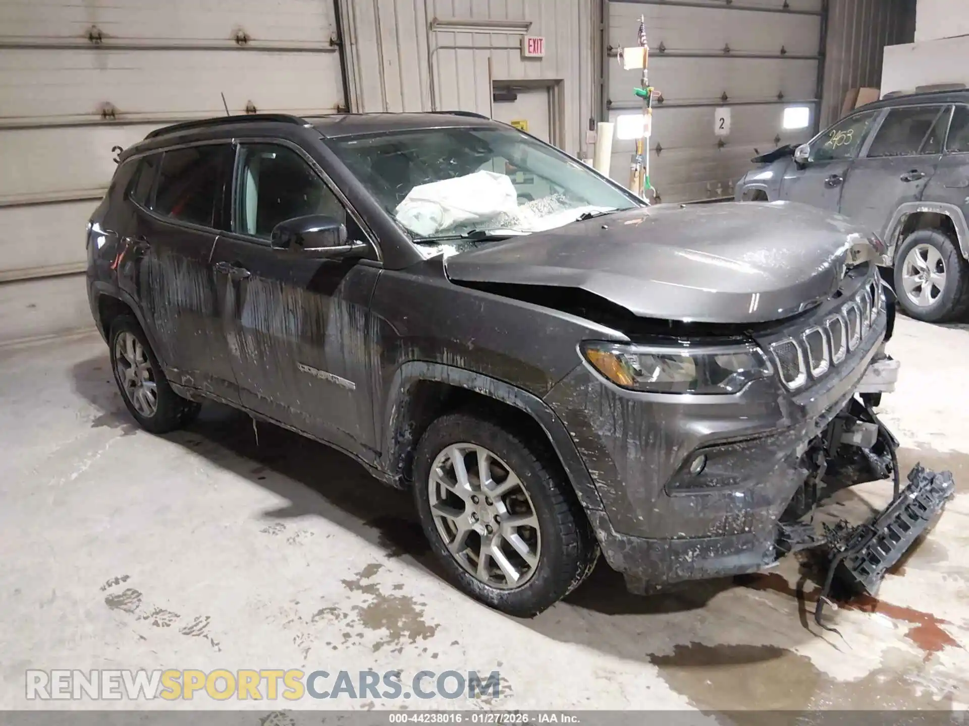 1 Photograph of a damaged car 3C4NJDFB1NT201676 JEEP COMPASS 2022