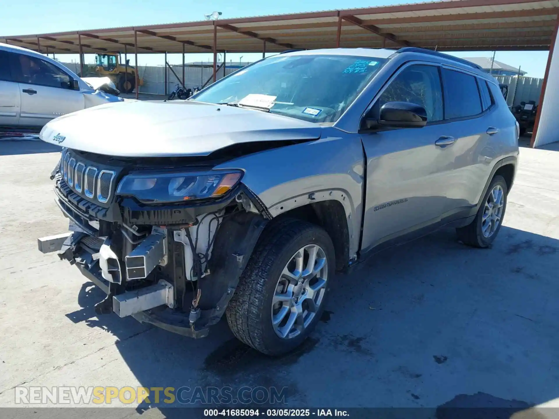 2 Photograph of a damaged car 3C4NJDFB1NT205758 JEEP COMPASS 2022