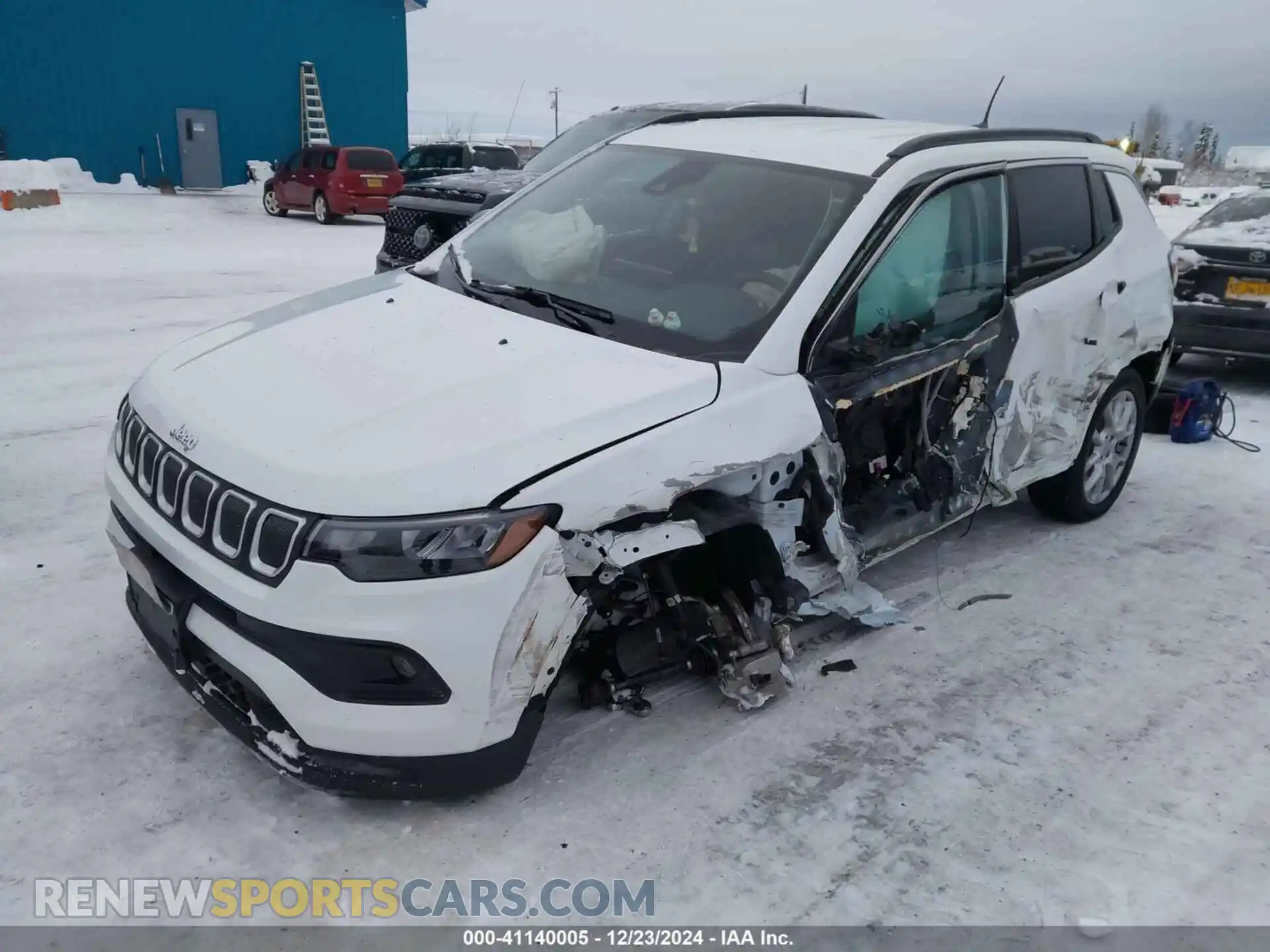 2 Photograph of a damaged car 3C4NJDFB2NT126017 JEEP COMPASS 2022
