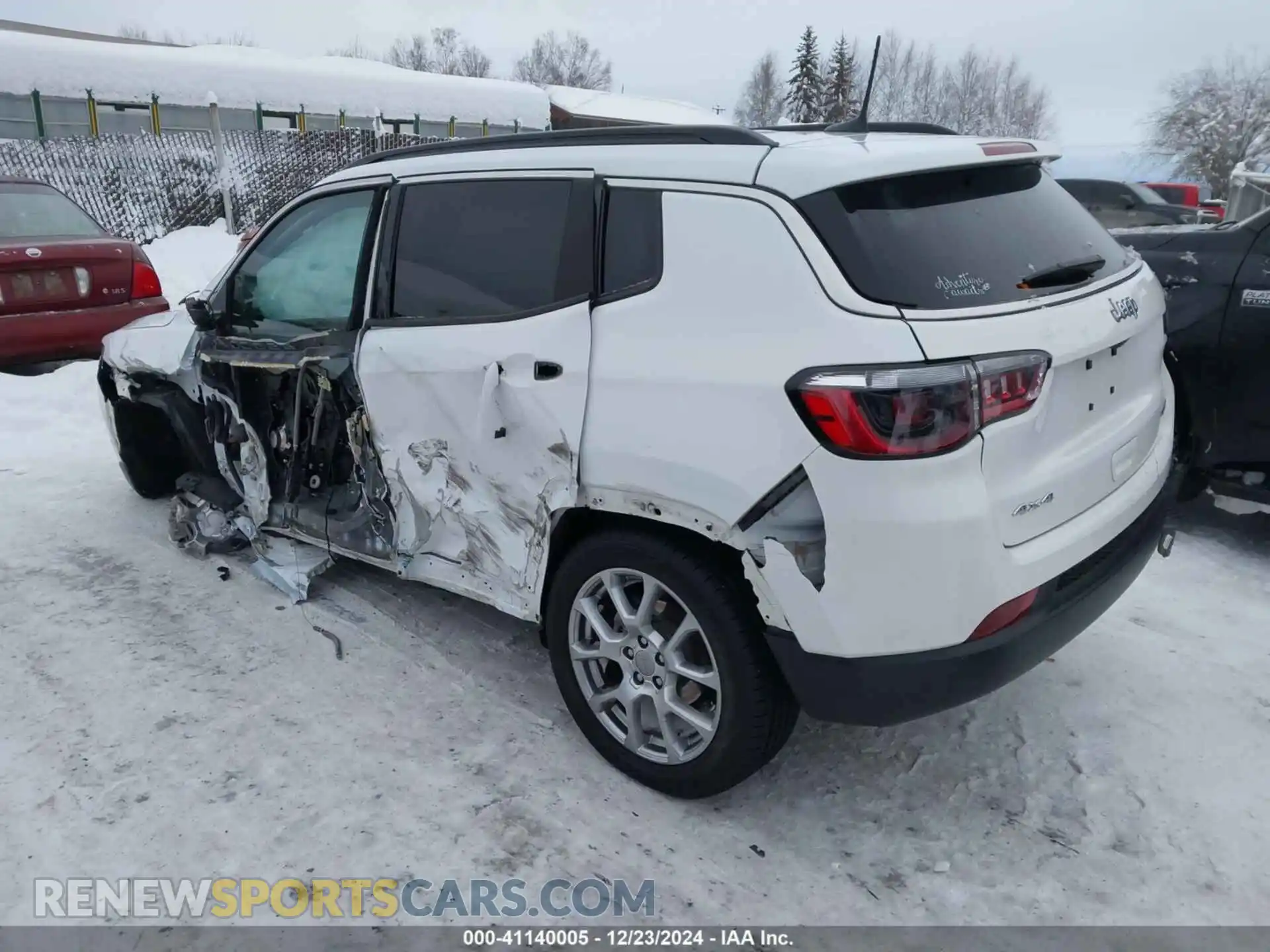 3 Photograph of a damaged car 3C4NJDFB2NT126017 JEEP COMPASS 2022