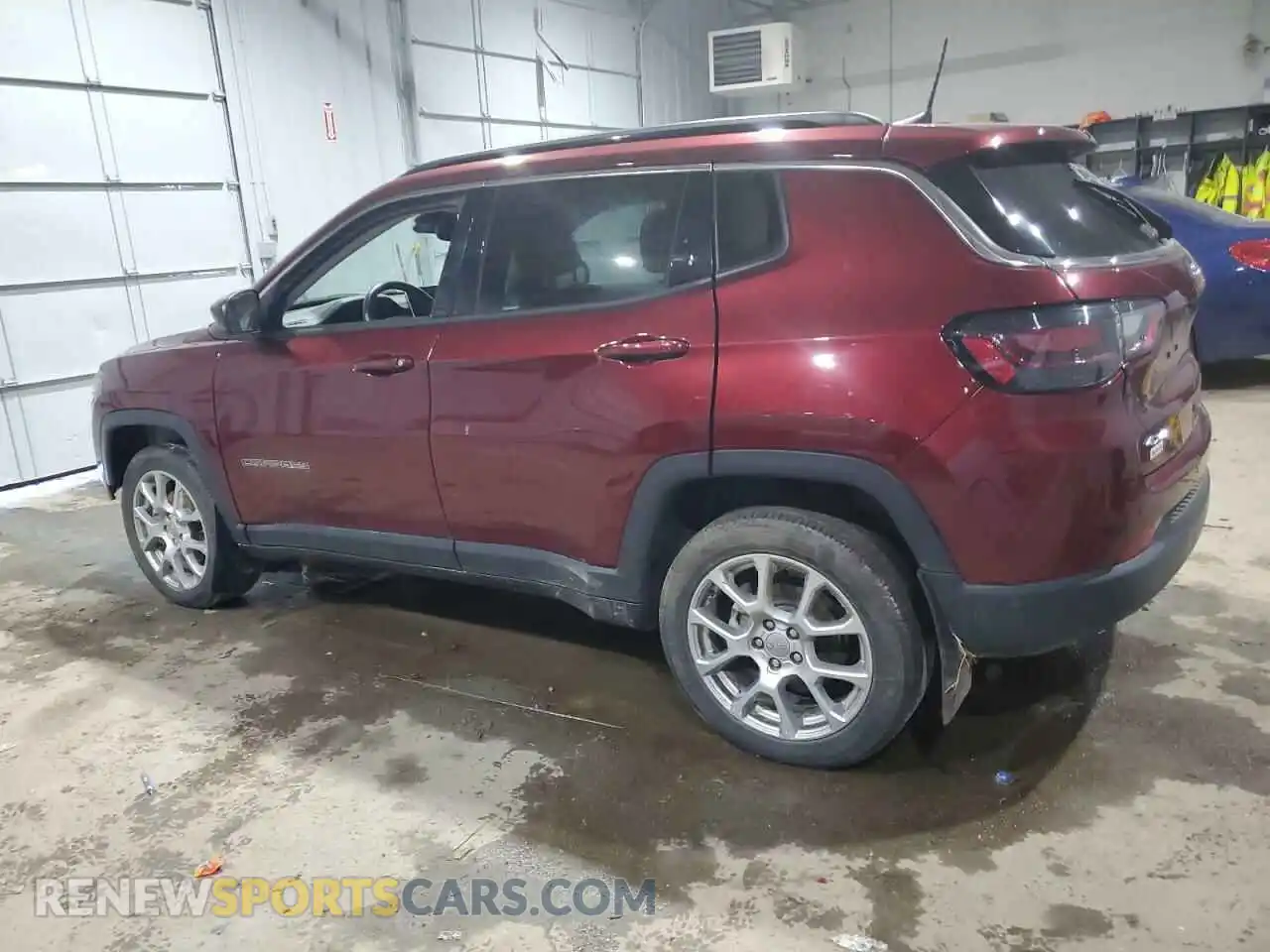 2 Photograph of a damaged car 3C4NJDFB2NT208636 JEEP COMPASS 2022