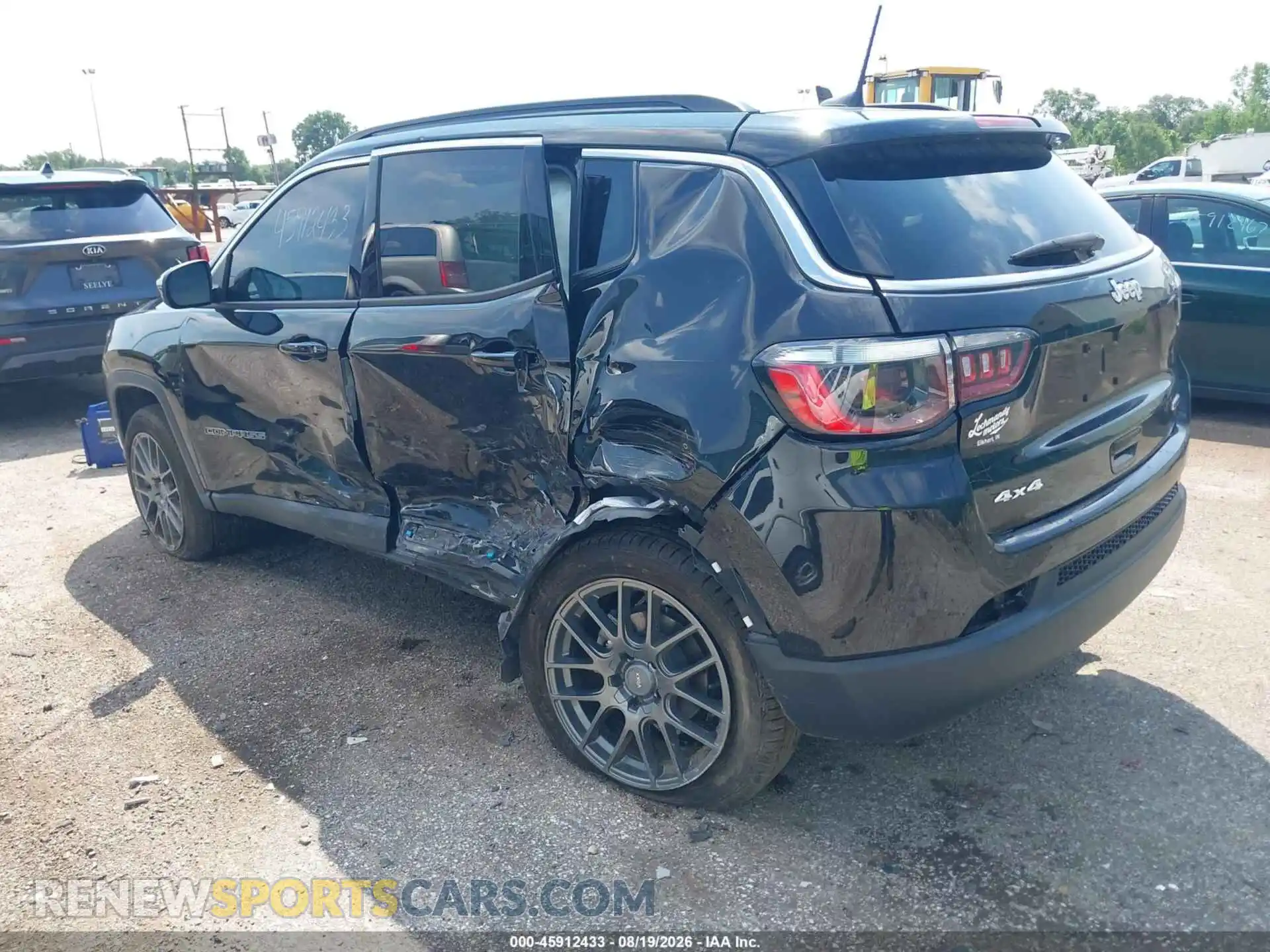 3 Photograph of a damaged car 3C4NJDFB3NT206748 JEEP COMPASS 2022