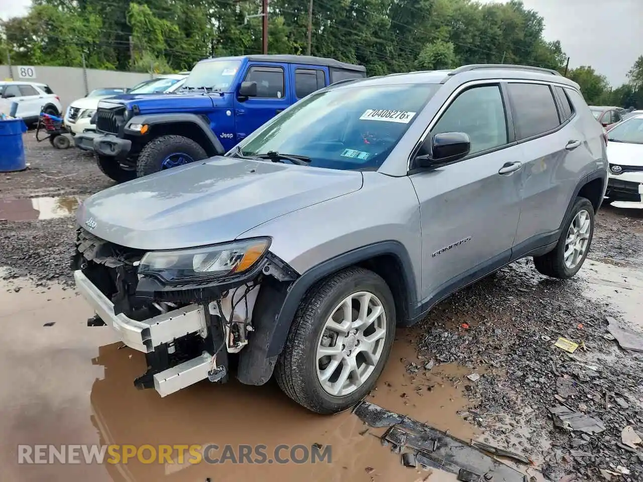 1 Photograph of a damaged car 3C4NJDFB3NT235568 JEEP COMPASS 2022