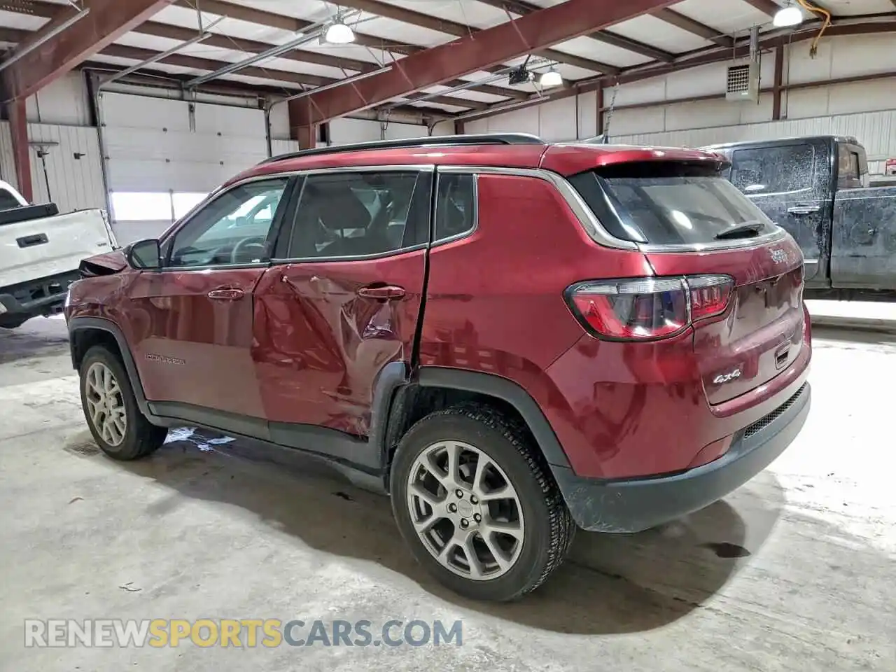 2 Photograph of a damaged car 3C4NJDFB4NT152716 JEEP COMPASS 2022