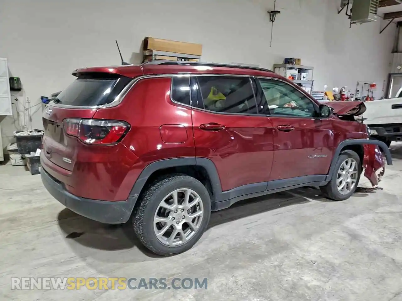 3 Photograph of a damaged car 3C4NJDFB4NT152716 JEEP COMPASS 2022