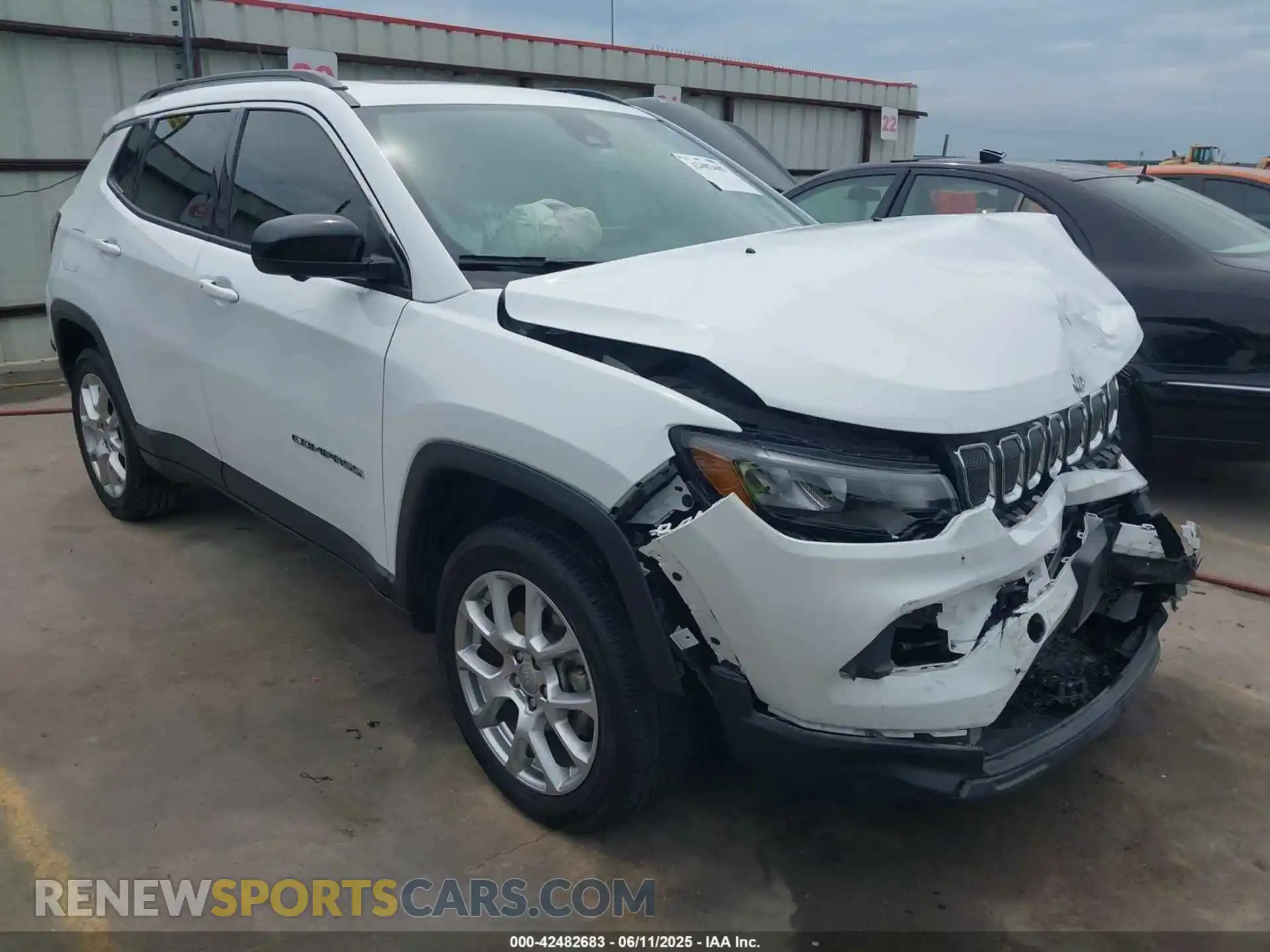 1 Фотография поврежденного автомобиля 3C4NJDFB4NT211280 JEEP COMPASS 2022