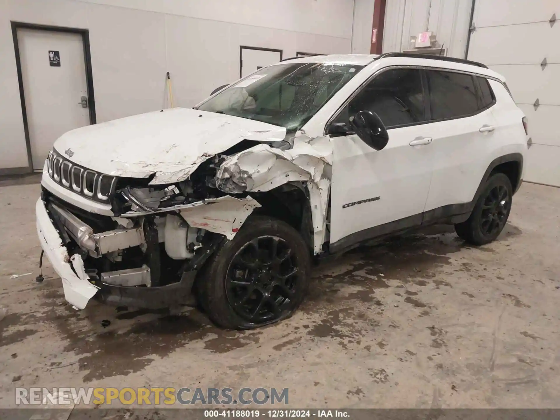 2 Photograph of a damaged car 3C4NJDFB5NT109311 JEEP COMPASS 2022