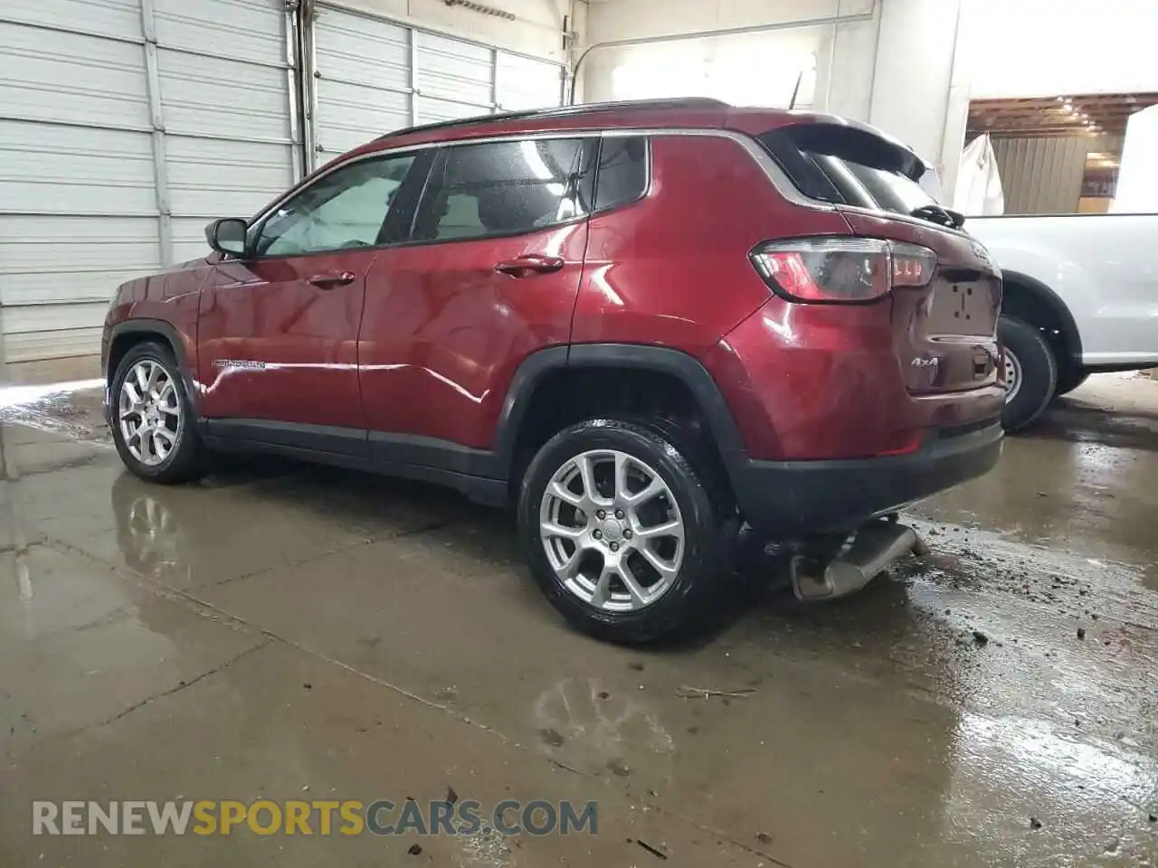 2 Photograph of a damaged car 3C4NJDFB5NT179956 JEEP COMPASS 2022