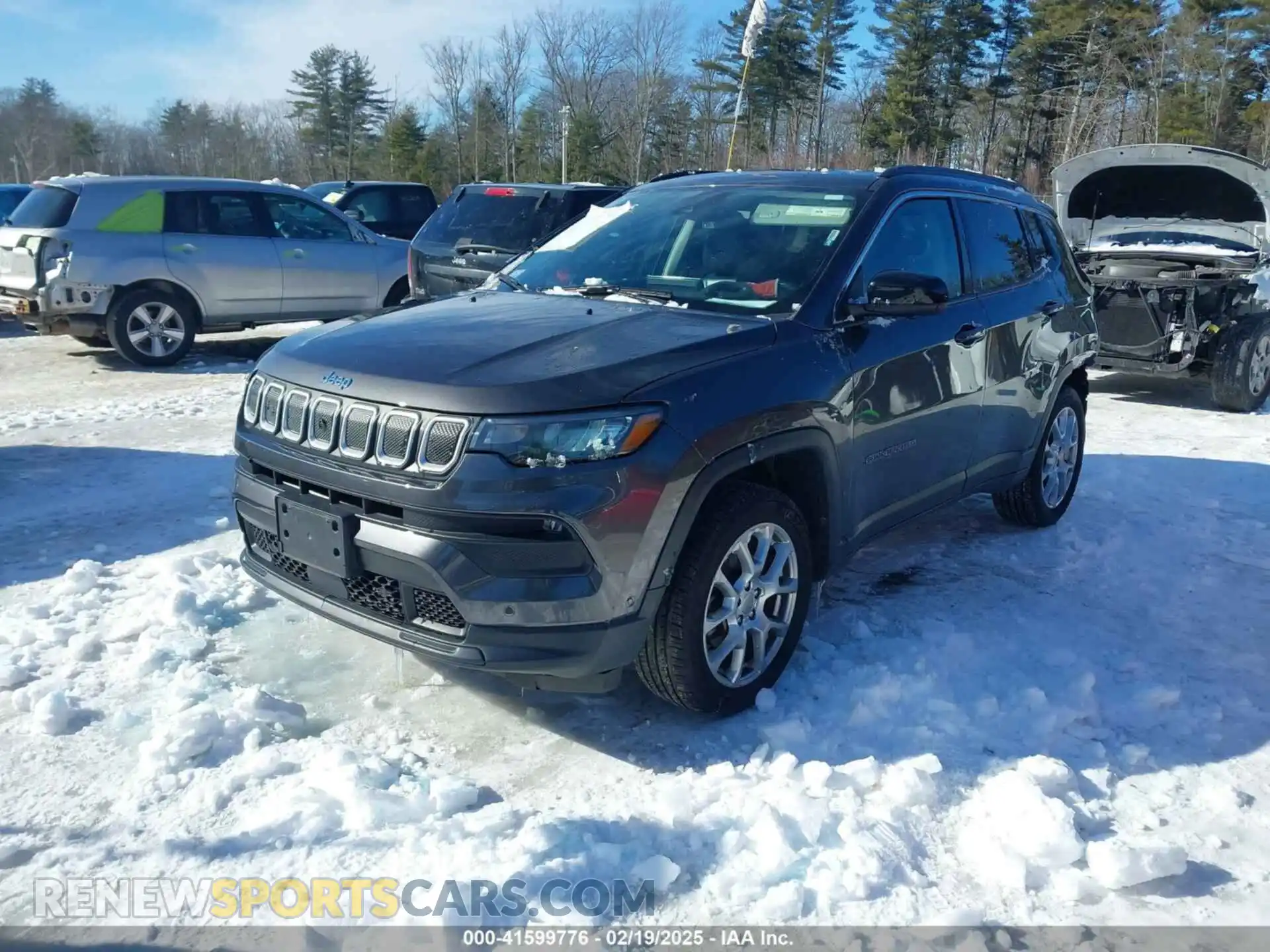 2 Photograph of a damaged car 3C4NJDFB6NT144469 JEEP COMPASS 2022