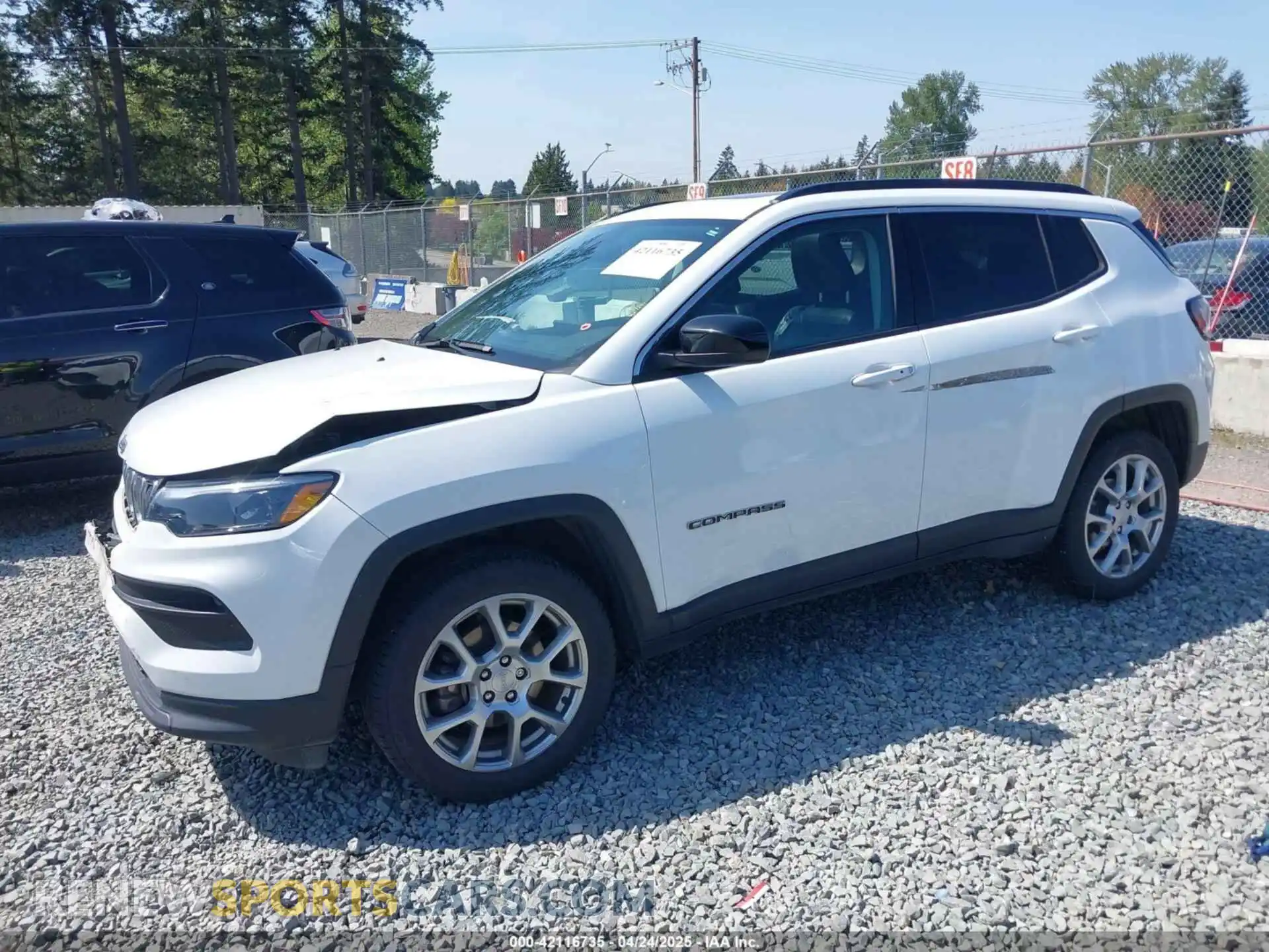 2 Photograph of a damaged car 3C4NJDFB6NT164933 JEEP COMPASS 2022
