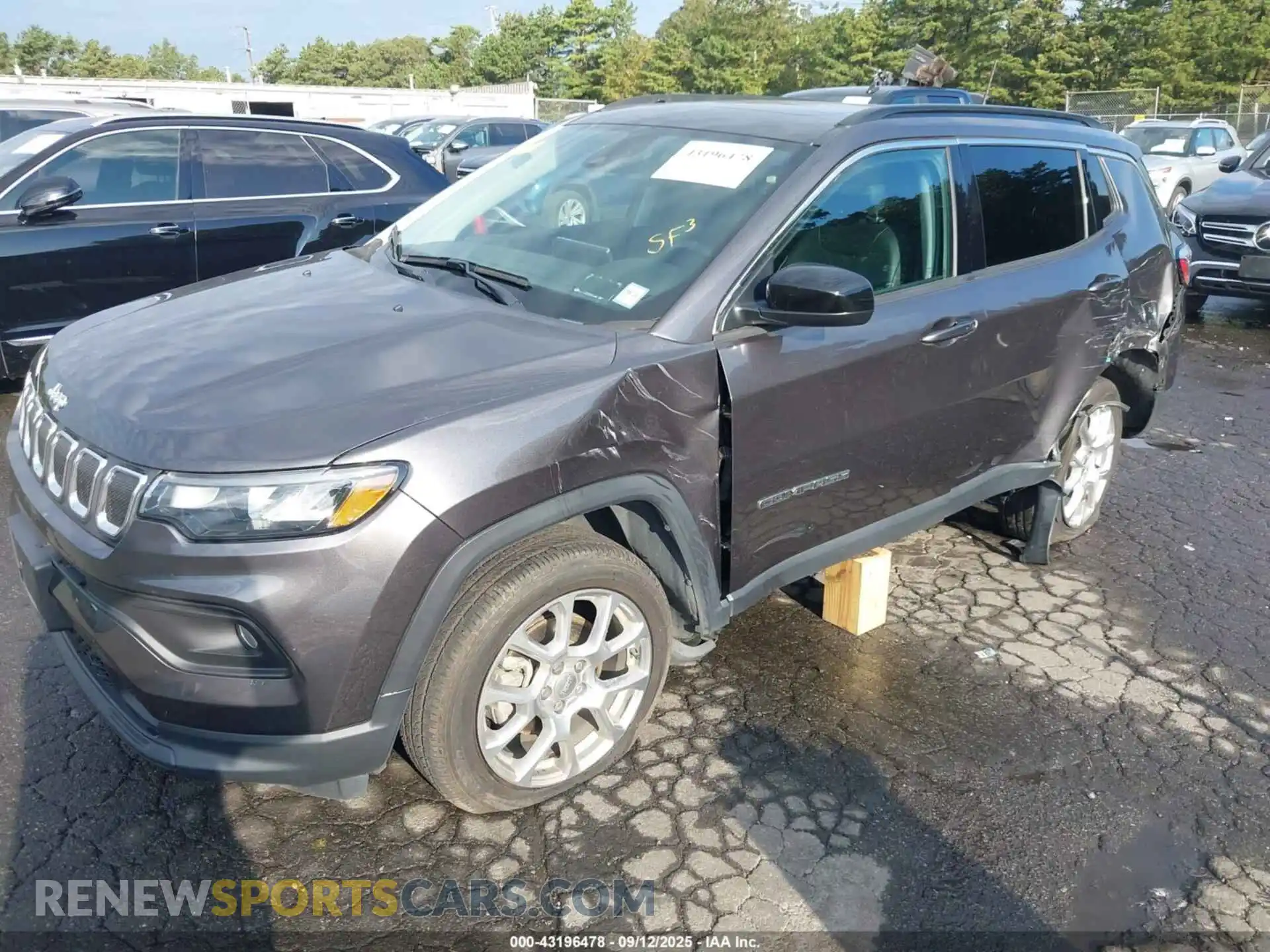 2 Photograph of a damaged car 3C4NJDFB6NT181098 JEEP COMPASS 2022