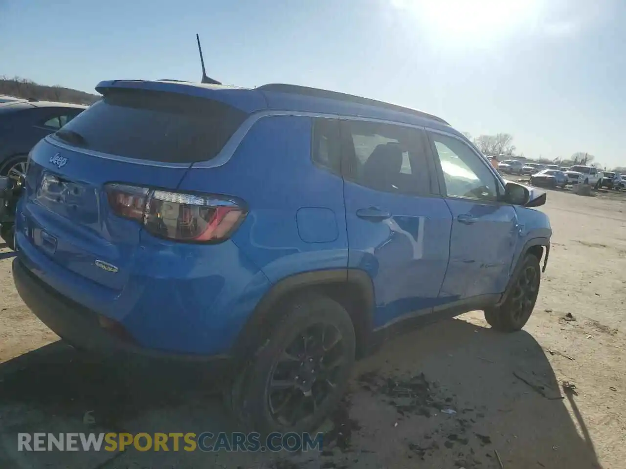 3 Photograph of a damaged car 3C4NJDFB7NT125591 JEEP COMPASS 2022