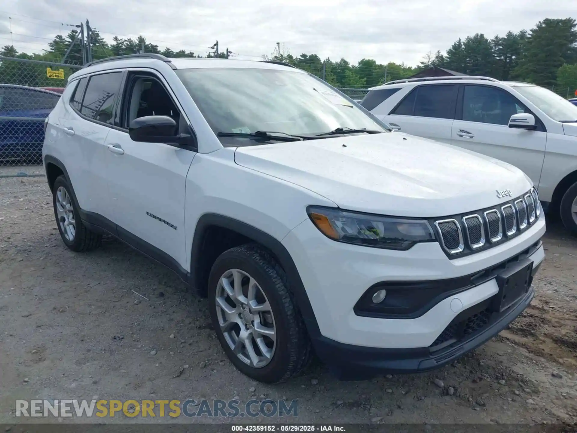 1 Photograph of a damaged car 3C4NJDFB7NT181093 JEEP COMPASS 2022