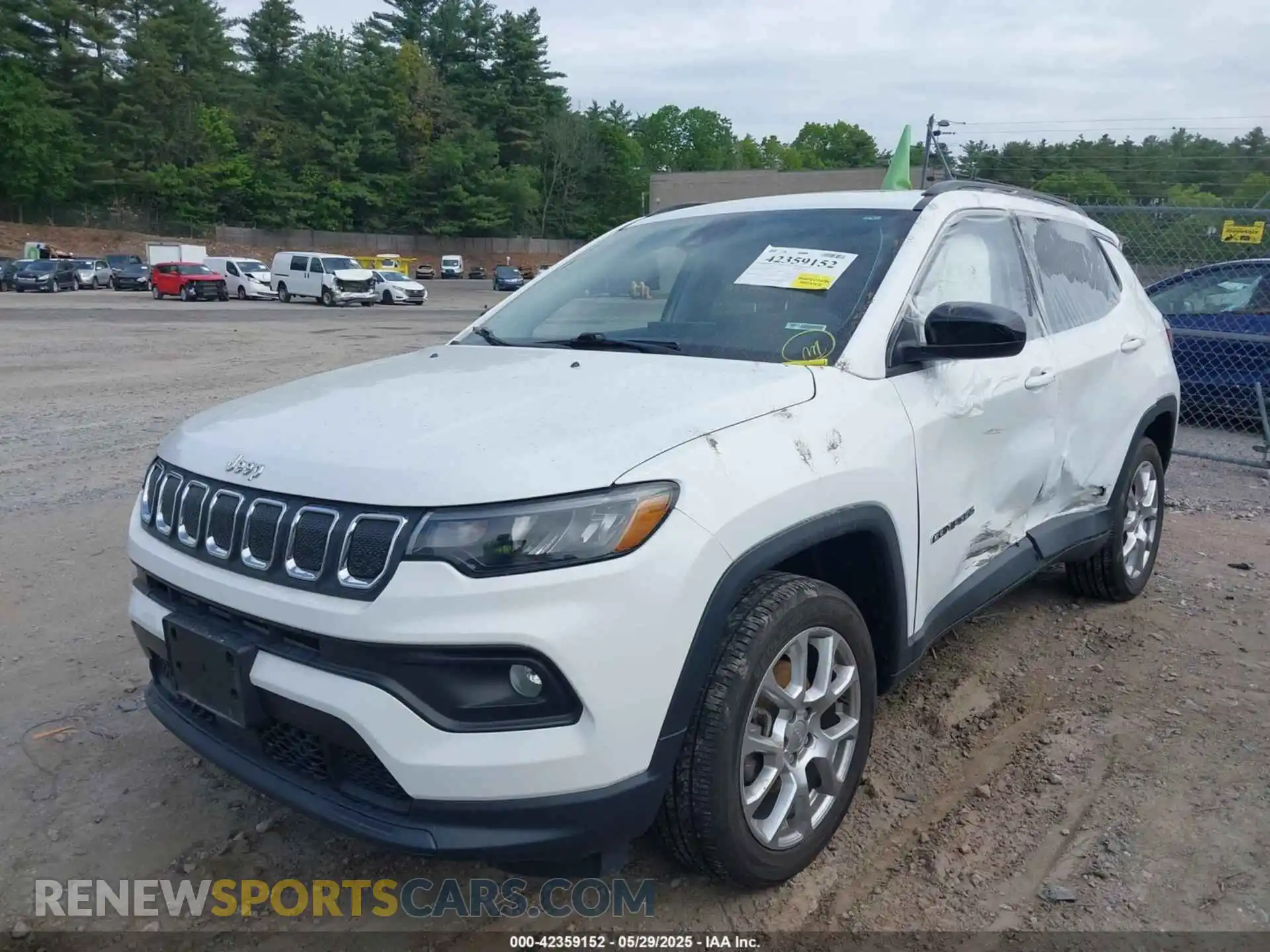 2 Photograph of a damaged car 3C4NJDFB7NT181093 JEEP COMPASS 2022