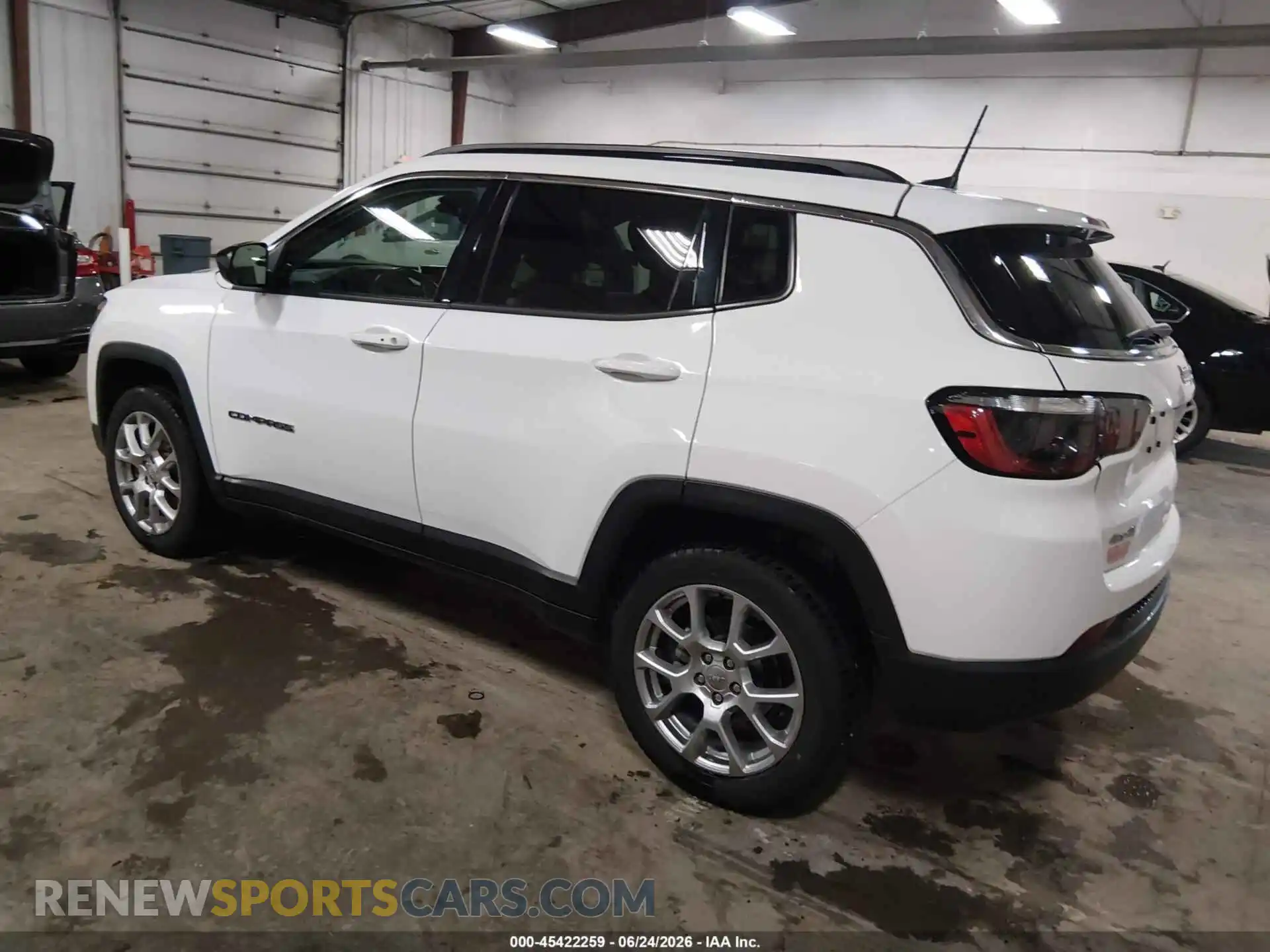 3 Photograph of a damaged car 3C4NJDFB7NT184706 JEEP COMPASS 2022
