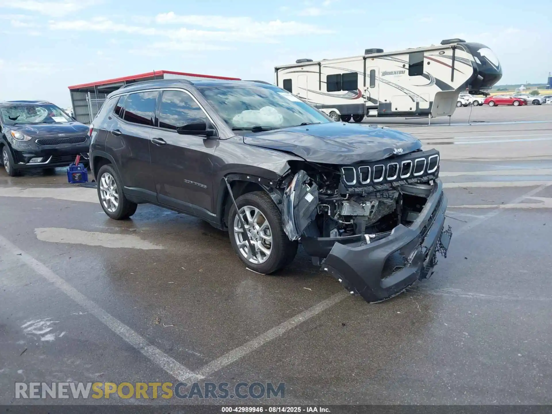 1 Photograph of a damaged car 3C4NJDFB8NT113806 JEEP COMPASS 2022