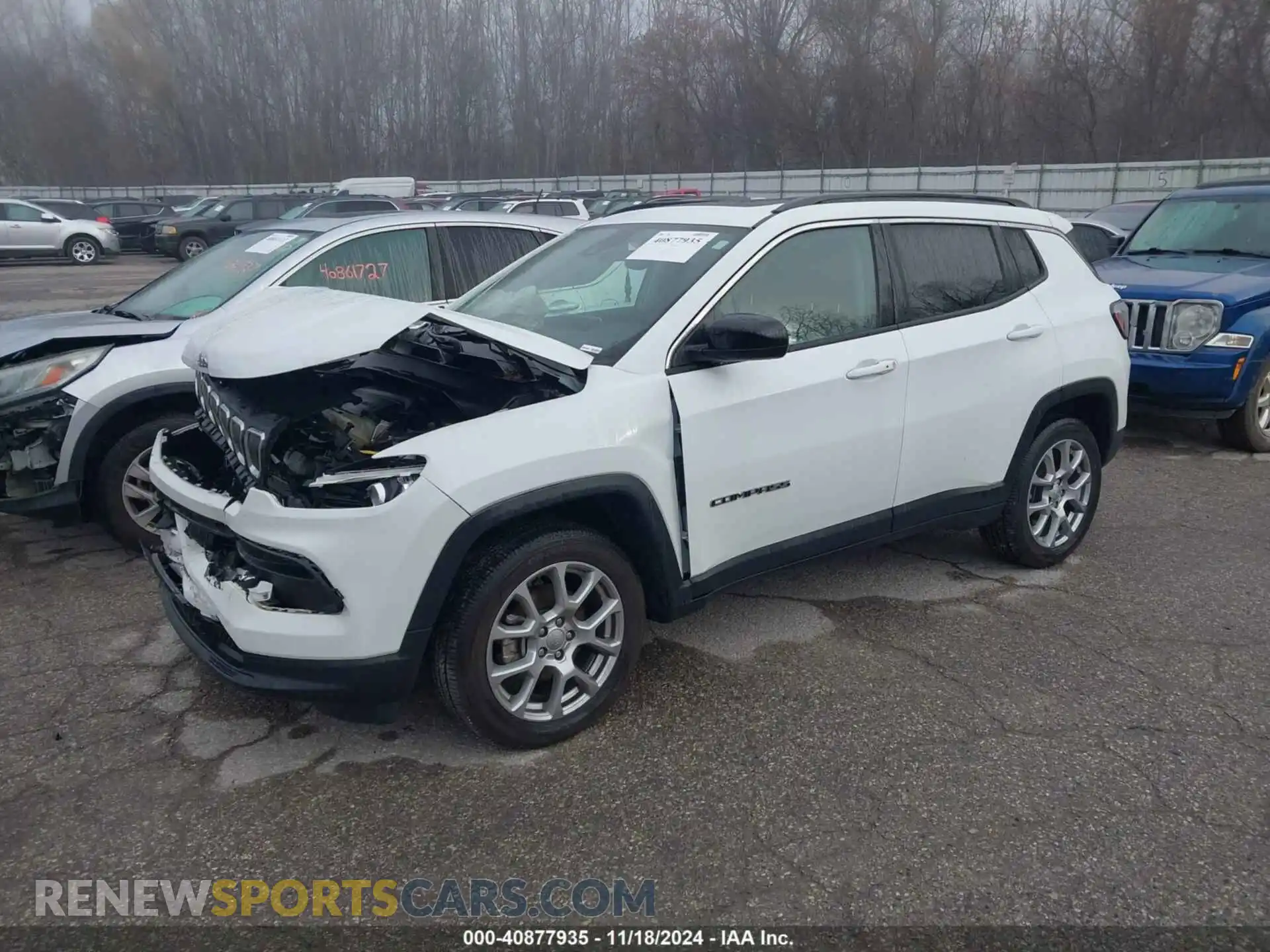 2 Photograph of a damaged car 3C4NJDFB9NT183038 JEEP COMPASS 2022