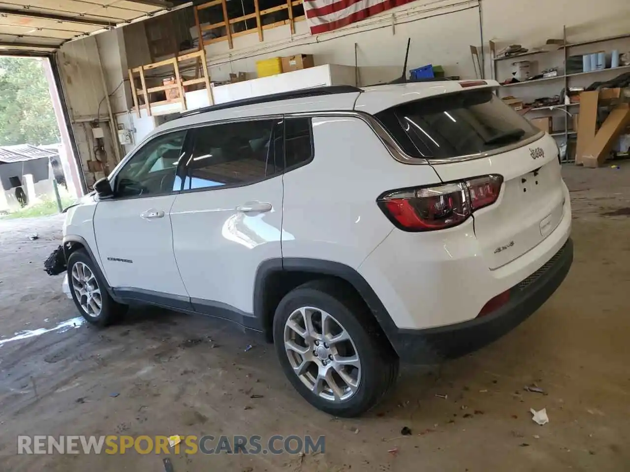 2 Photograph of a damaged car 3C4NJDFBXNT132762 JEEP COMPASS 2022