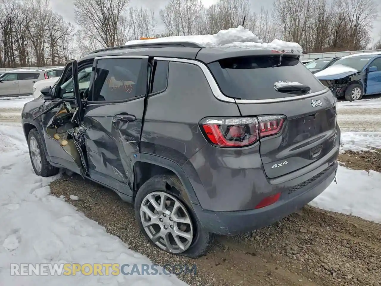 2 Photograph of a damaged car 3C4NJDFBXNT219108 JEEP COMPASS 2022
