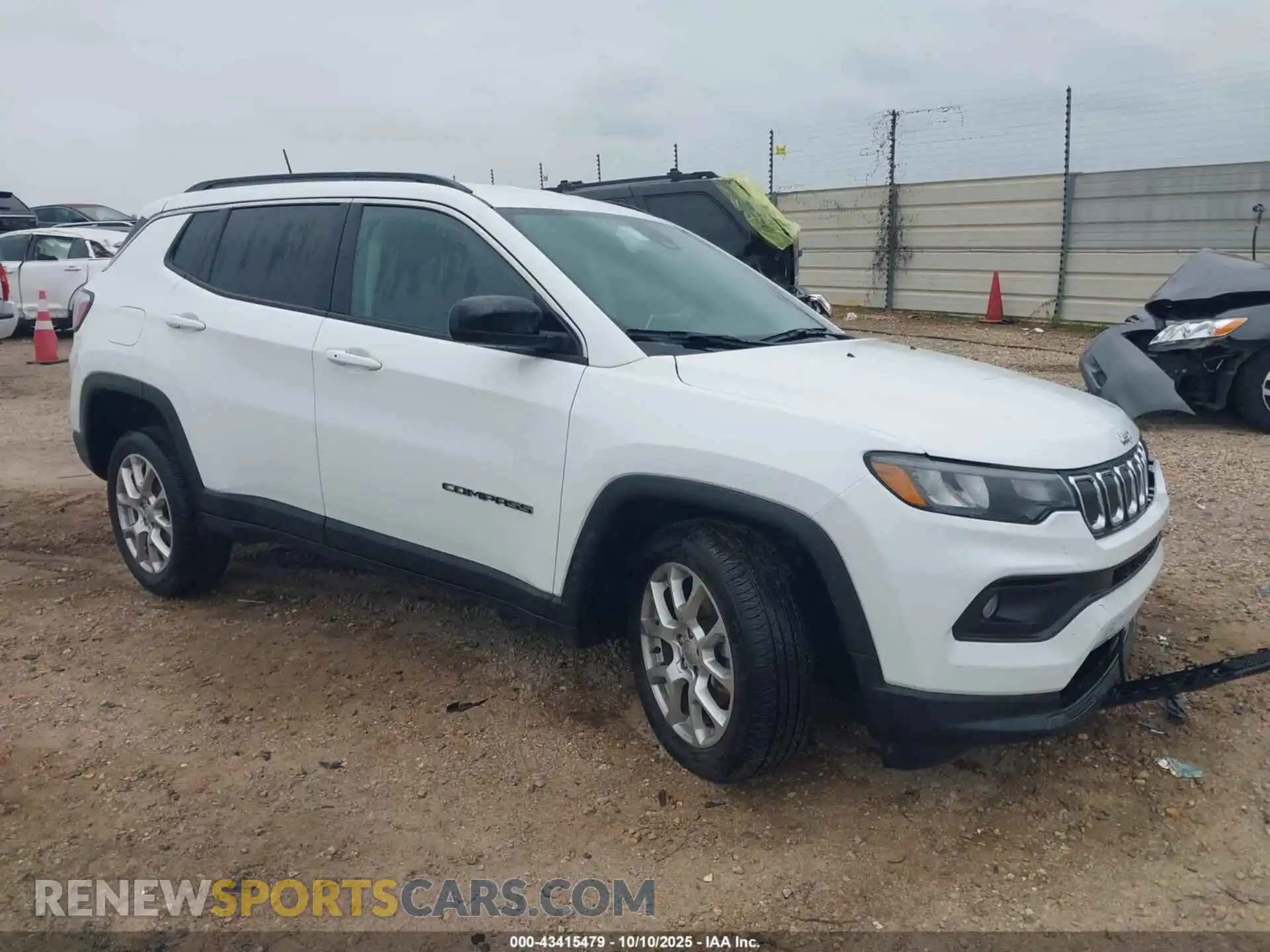 1 Photograph of a damaged car 3C4NJDFBXNT224129 JEEP COMPASS 2022