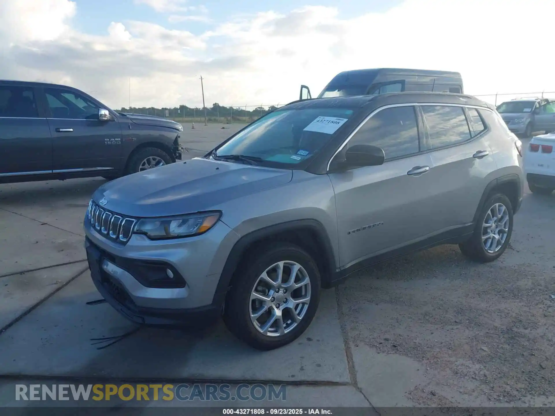 2 Photograph of a damaged car 3C4NJDFBXNT231873 JEEP COMPASS 2022