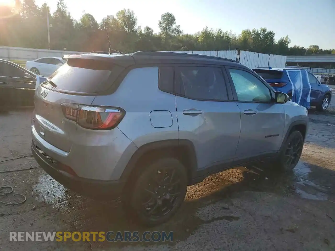 3 Фотография поврежденного автомобиля 3C4NJDBN2PT530762 JEEP COMPASS 2023