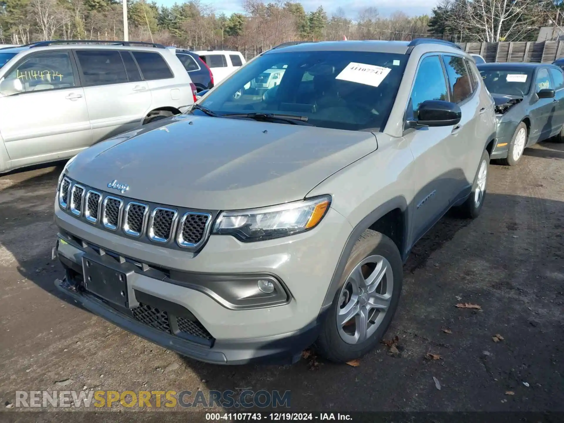 2 Photograph of a damaged car 3C4NJDBN2PT541941 JEEP COMPASS 2023