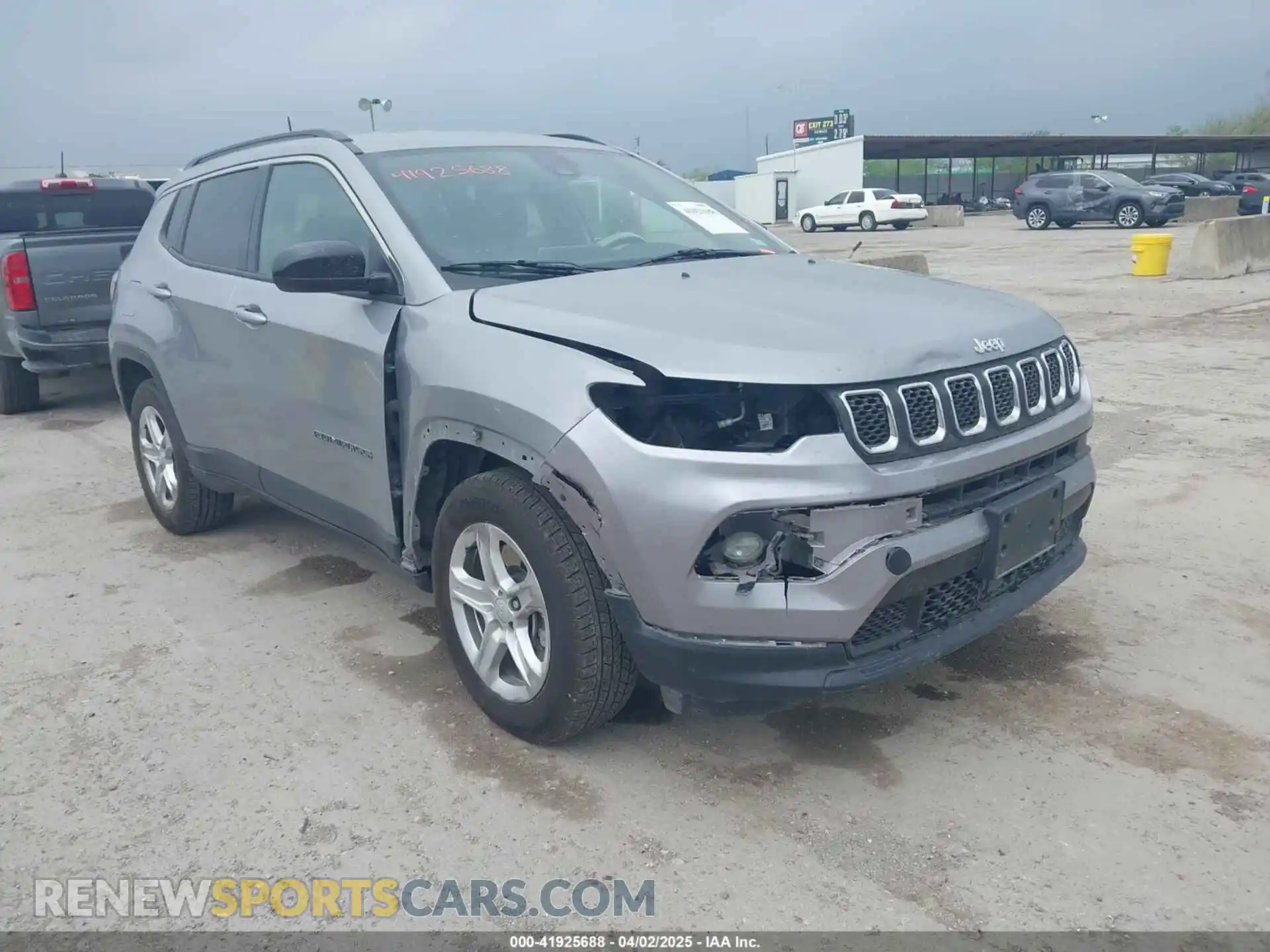 1 Photograph of a damaged car 3C4NJDBN3PT514117 JEEP COMPASS 2023