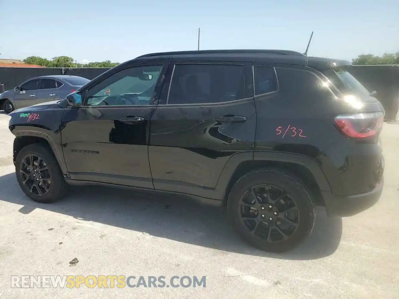 2 Photograph of a damaged car 3C4NJDBN4PT545862 JEEP COMPASS 2023