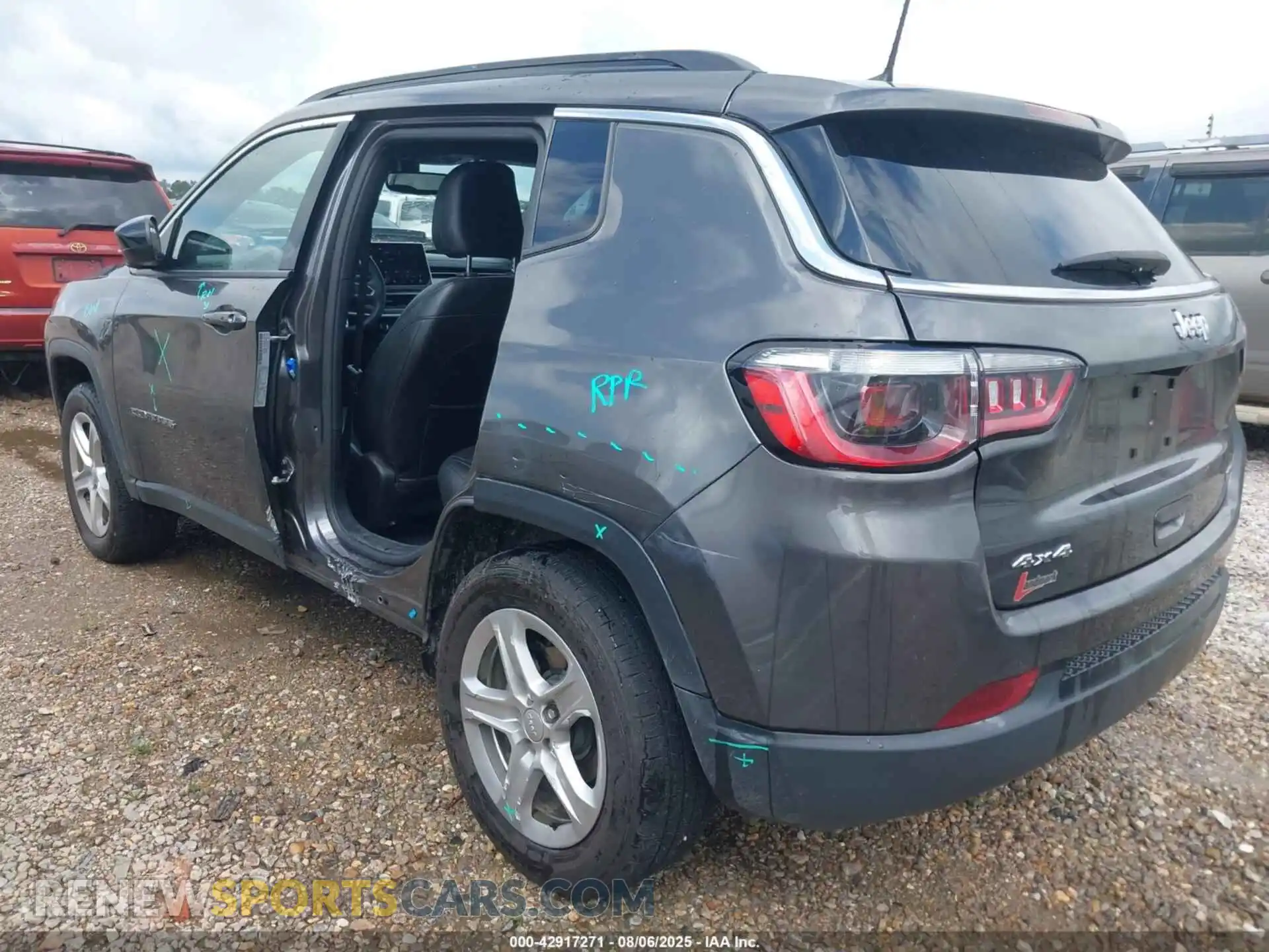 3 Photograph of a damaged car 3C4NJDBN7PT529039 JEEP COMPASS 2023