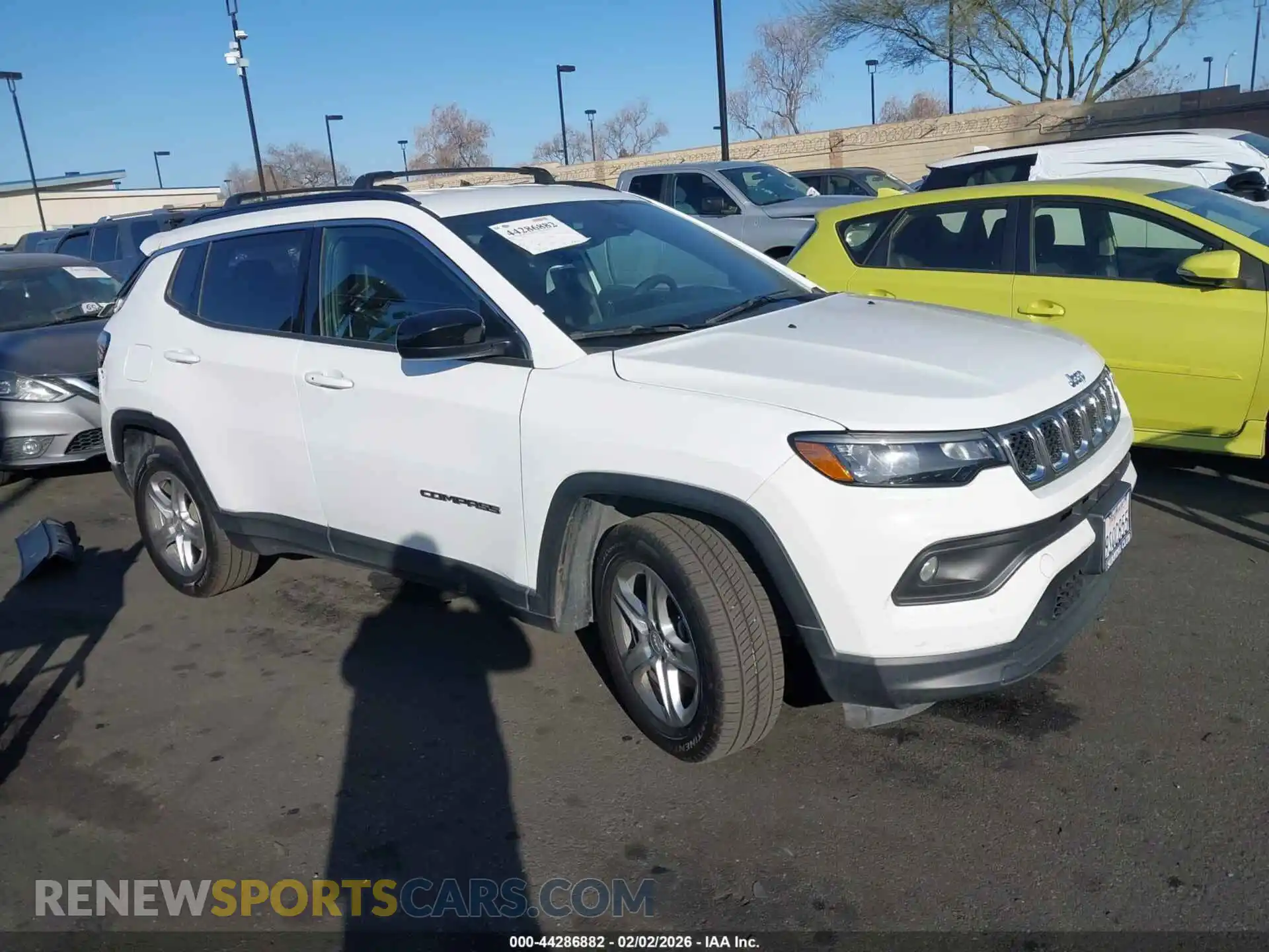 1 Photograph of a damaged car 3C4NJDBN7PT553115 JEEP COMPASS 2023