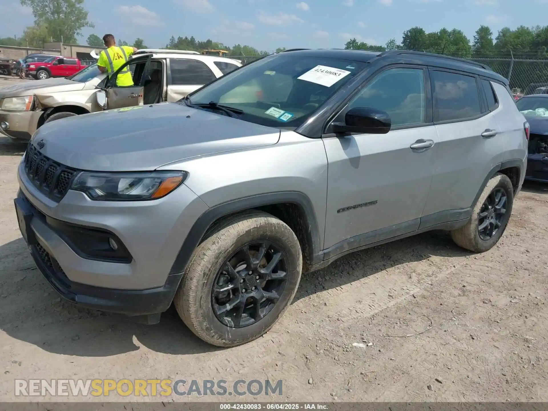 2 fotografías del automóvil dañado 3C4NJDBN9PT513179 JEEP COMPASS 2023