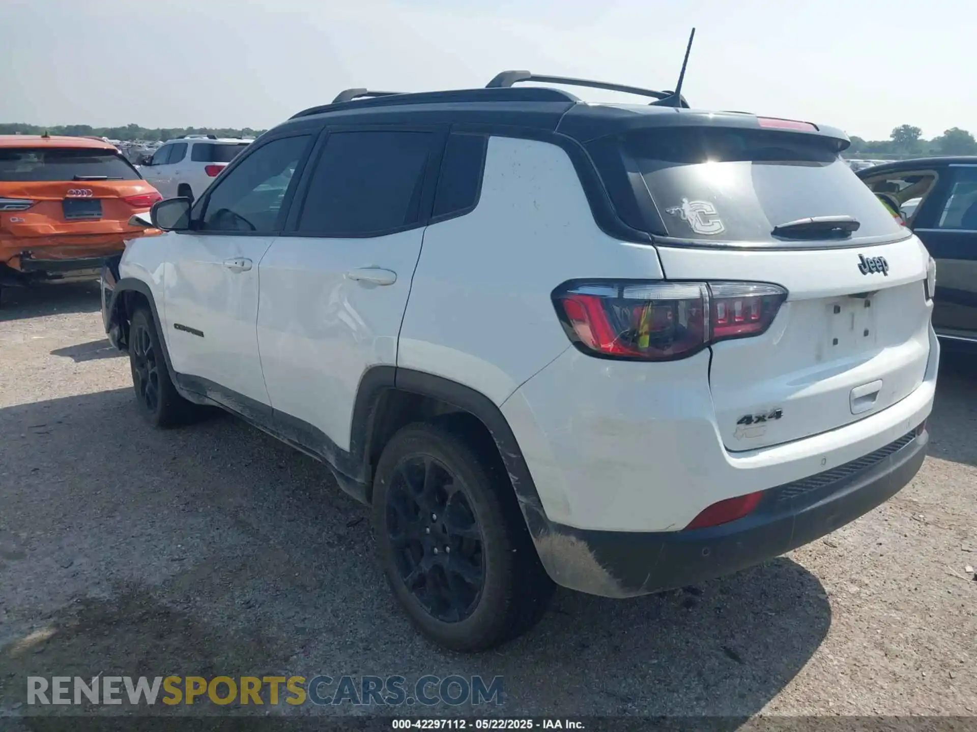 3 Photograph of a damaged car 3C4NJDBNXPT513661 JEEP COMPASS 2023