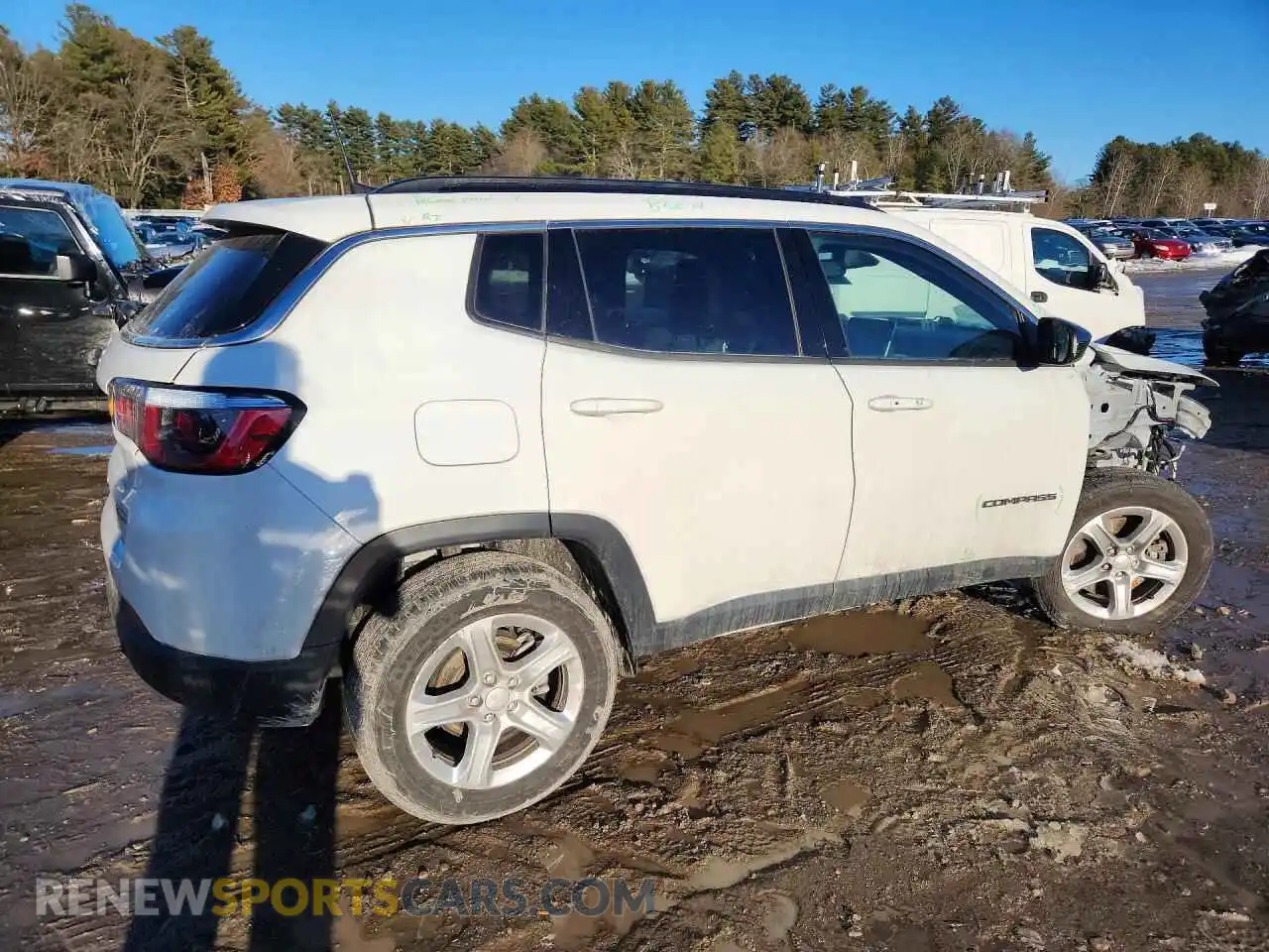 3 Photograph of a damaged car 3C4NJDBNXPT532923 JEEP COMPASS 2023