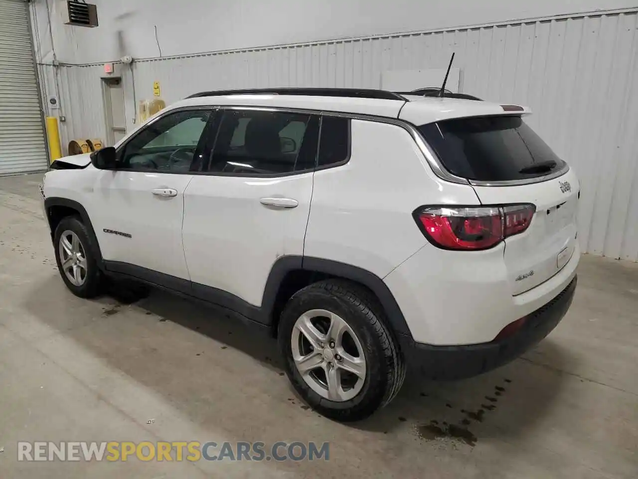 2 Photograph of a damaged car 3C4NJDBNXPT544182 JEEP COMPASS 2023