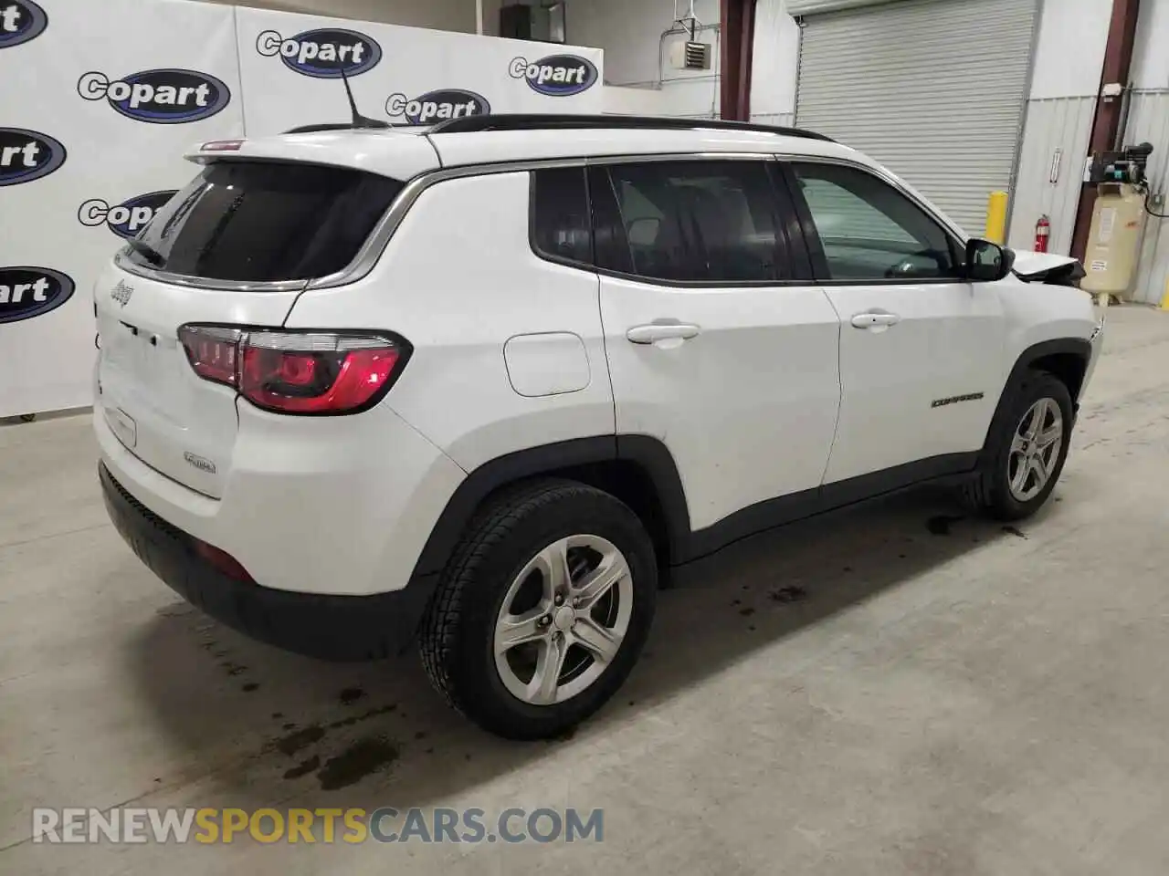 3 Photograph of a damaged car 3C4NJDBNXPT544182 JEEP COMPASS 2023