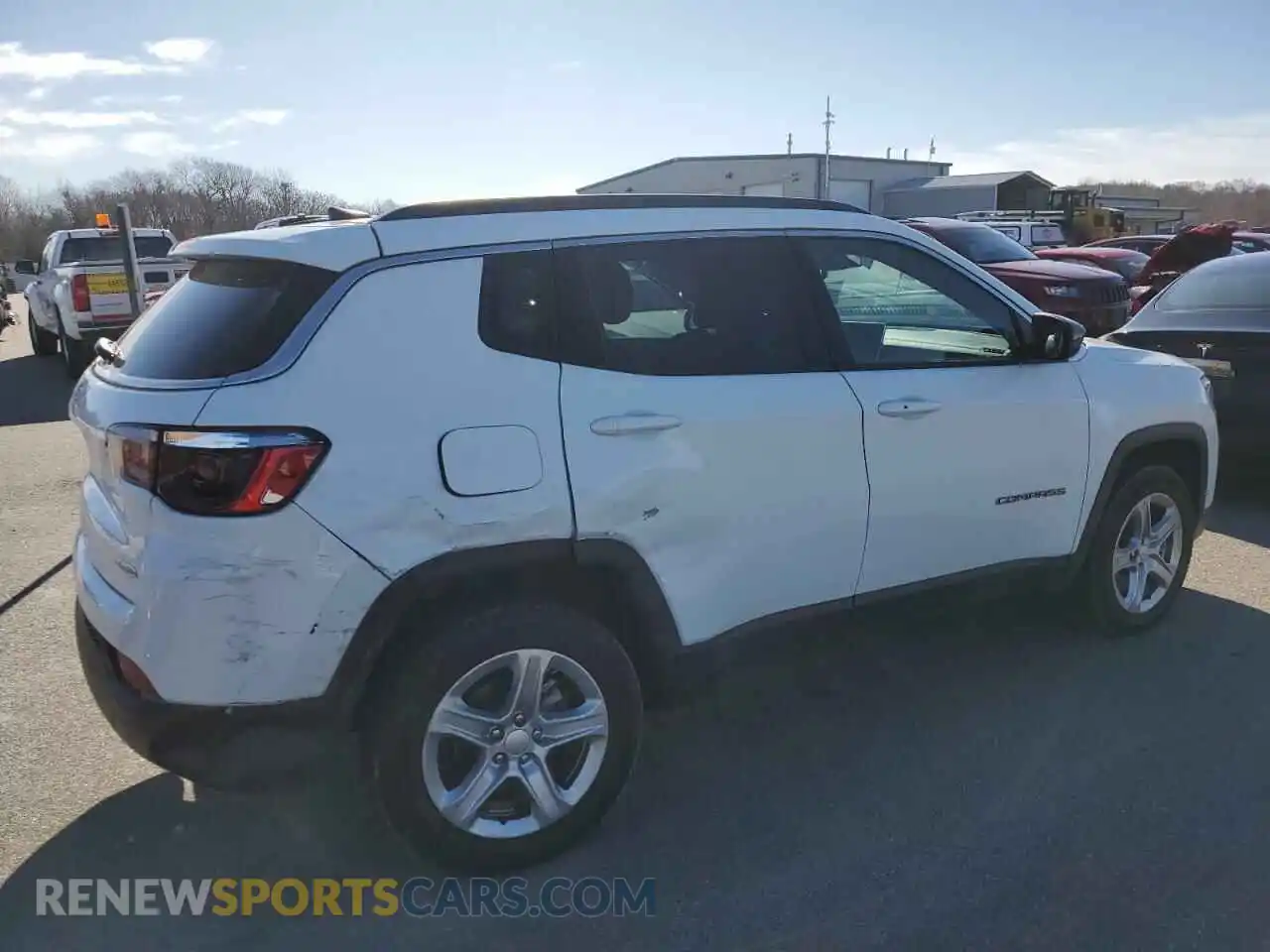 3 Photograph of a damaged car 3C4NJDBNXPT553268 JEEP COMPASS 2023
