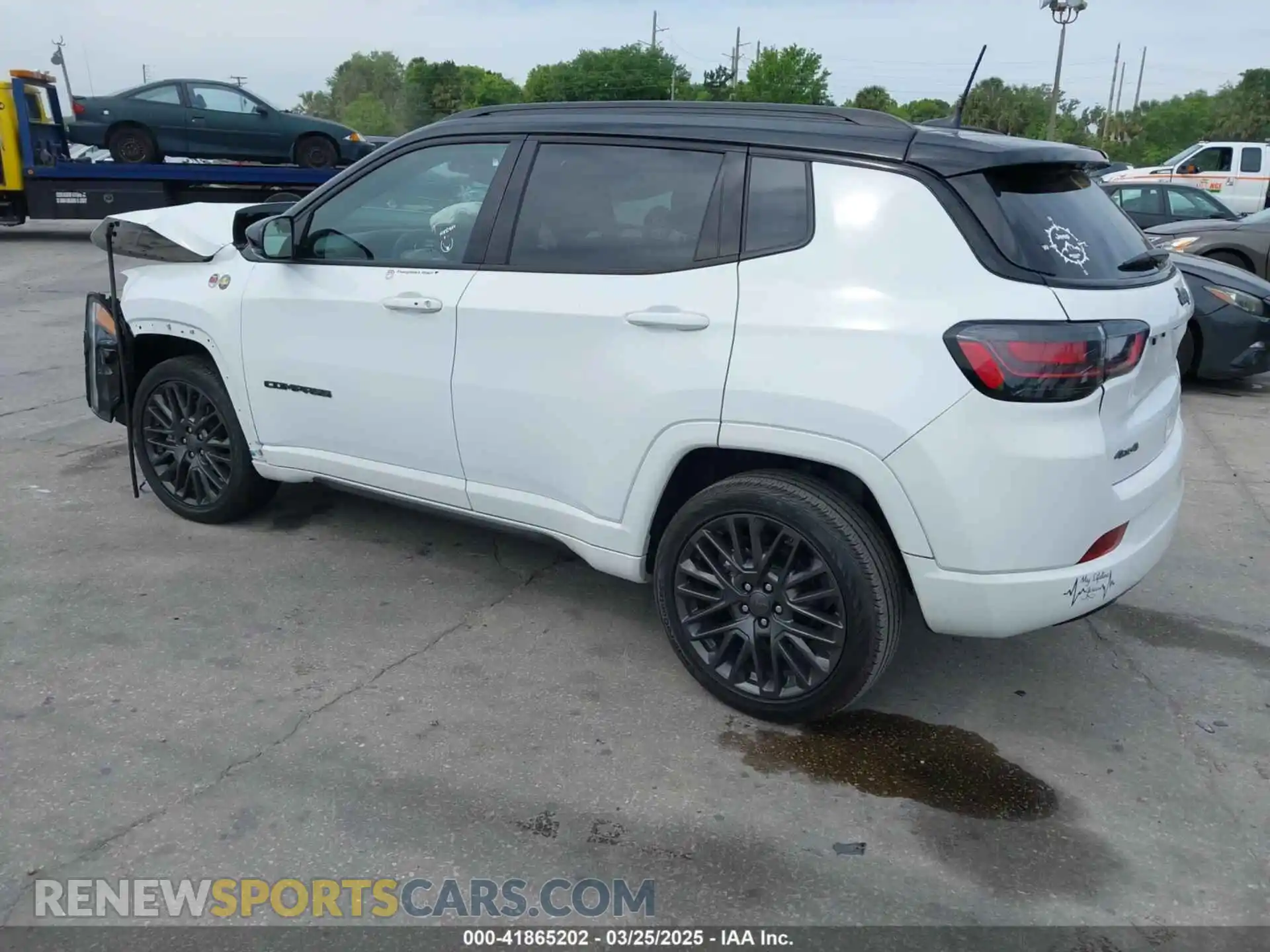 3 Photograph of a damaged car 3C4NJDCN1PT534980 JEEP COMPASS 2023