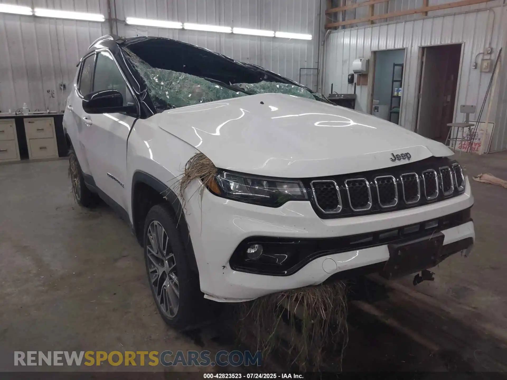 1 Photograph of a damaged car 3C4NJDCN3PT529117 JEEP COMPASS 2023