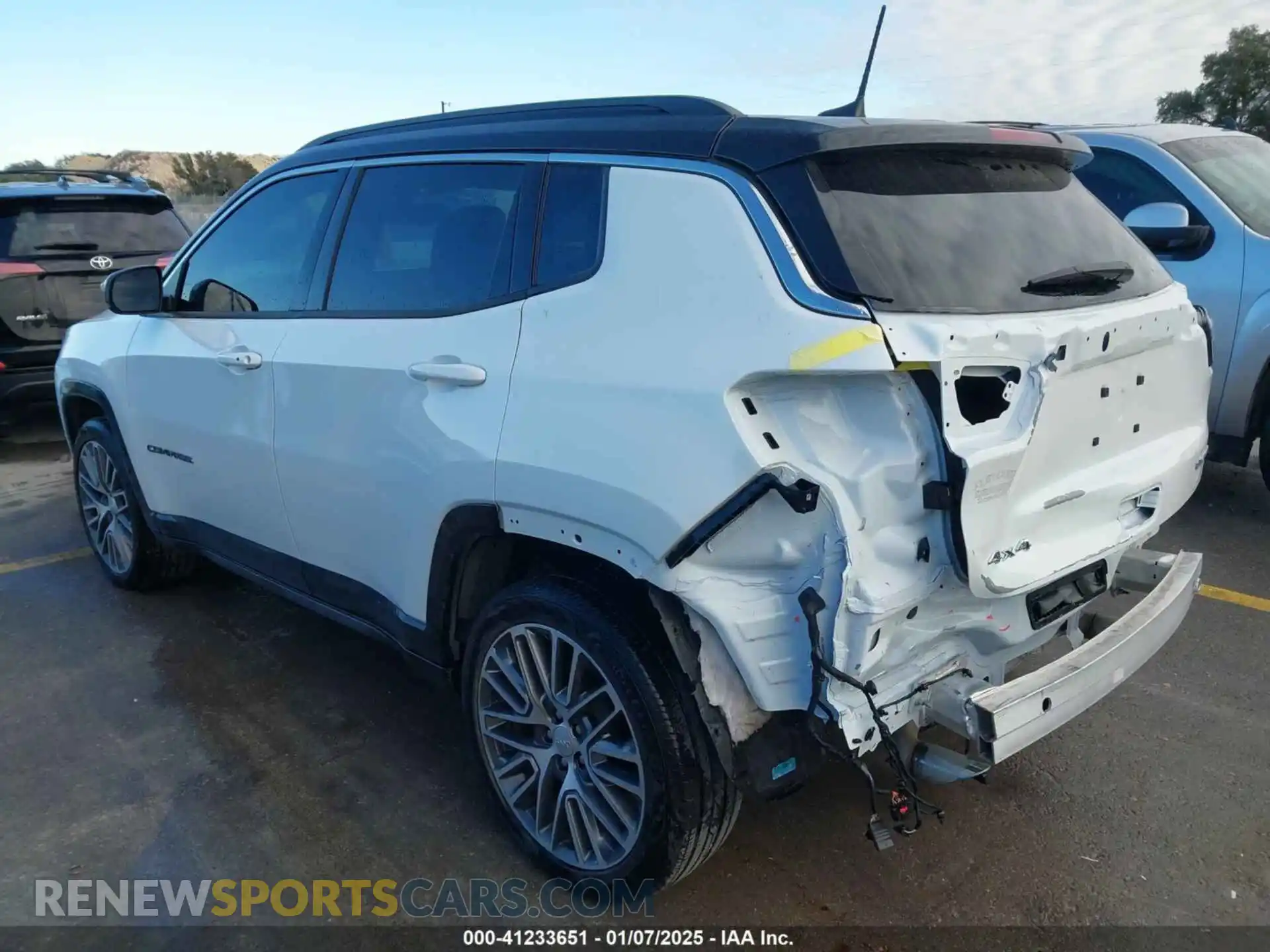 3 Photograph of a damaged car 3C4NJDCN3PT541204 JEEP COMPASS 2023