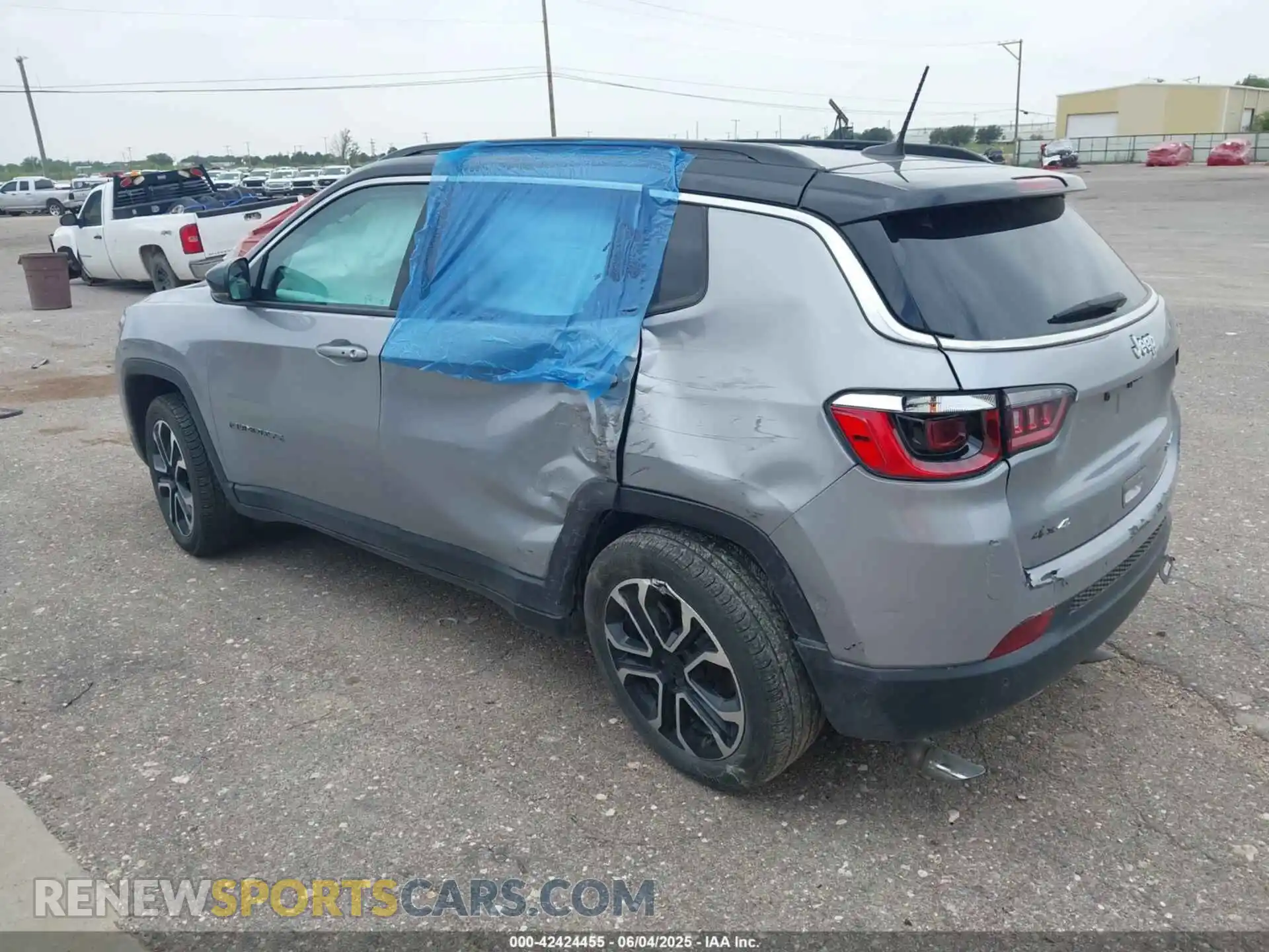 3 Photograph of a damaged car 3C4NJDCN4PT524802 JEEP COMPASS 2023