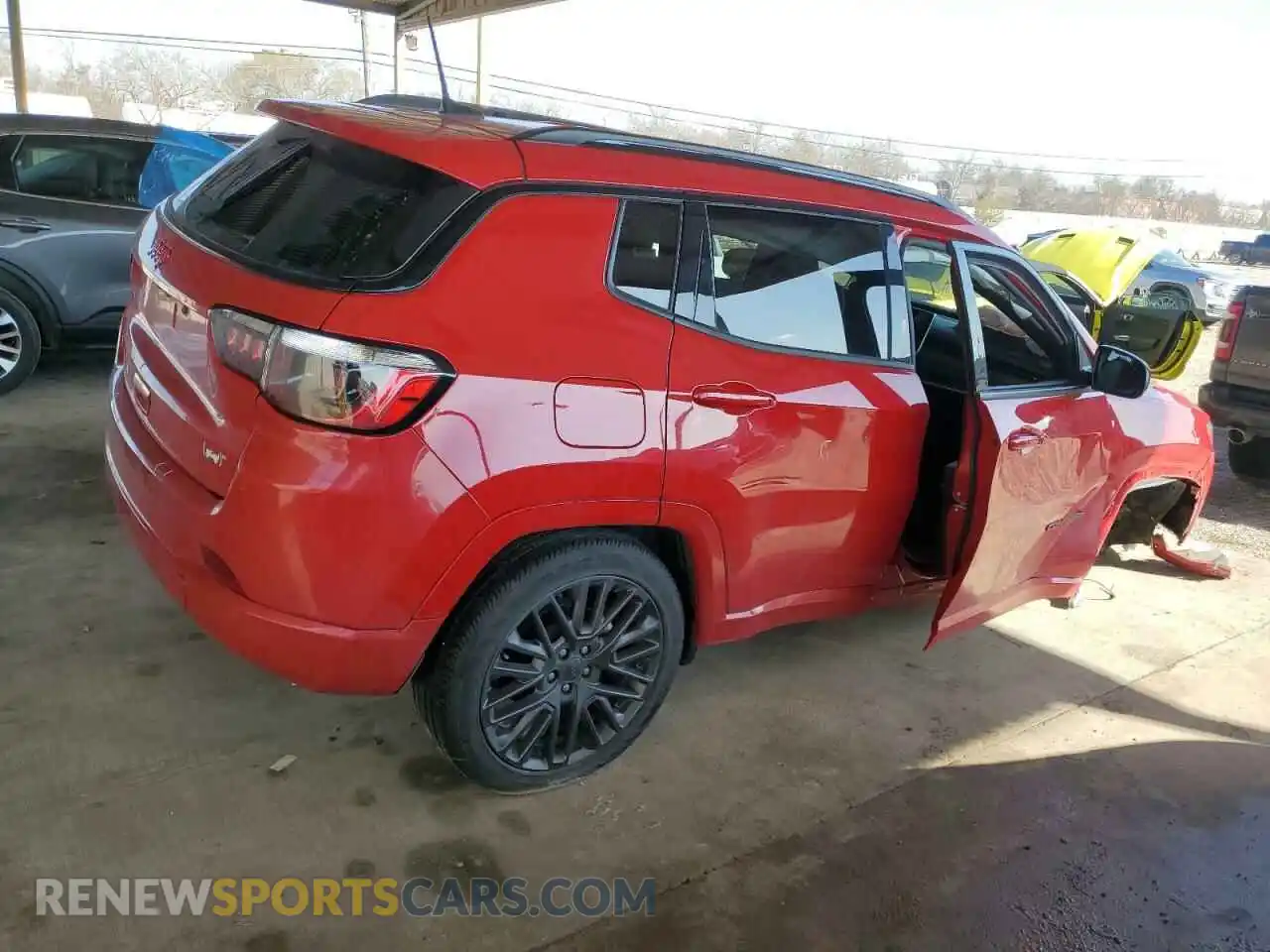 3 Photograph of a damaged car 3C4NJDCNXPT527588 JEEP COMPASS 2023